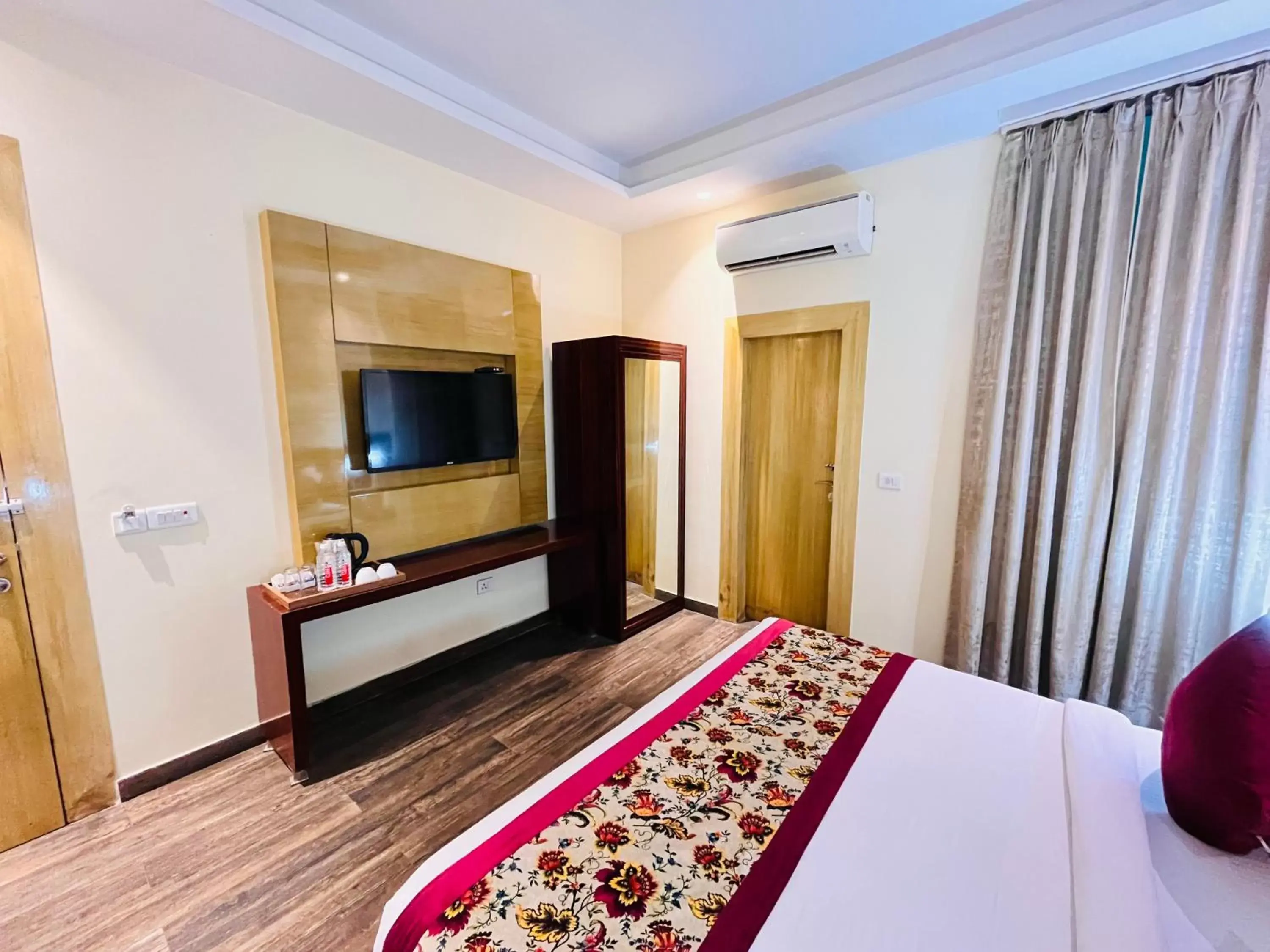 Bed in Hotel Banz - Near Delhi International Airport