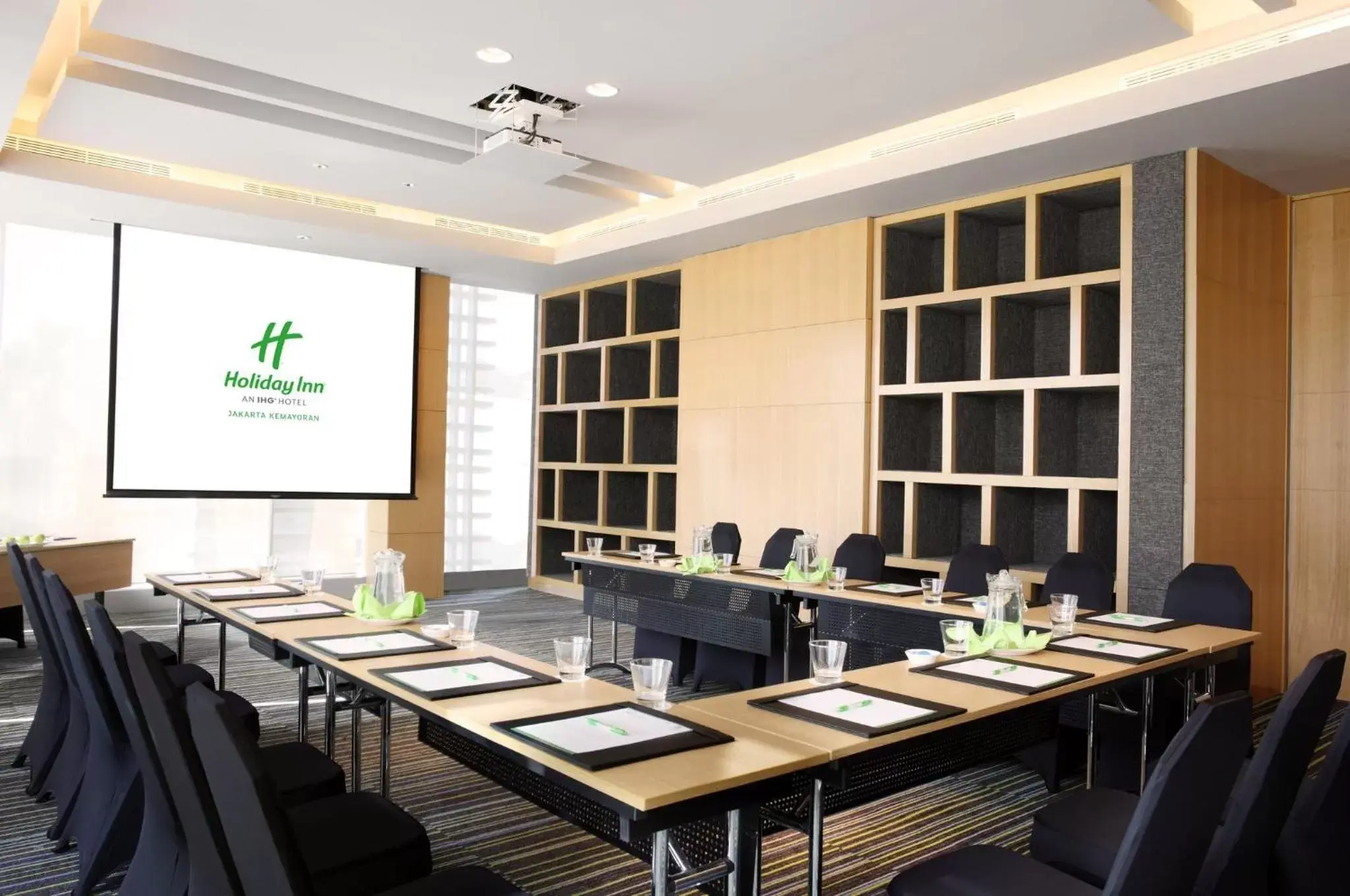 Meeting/conference room in Holiday Inn Jakarta Kemayoran, an IHG Hotel