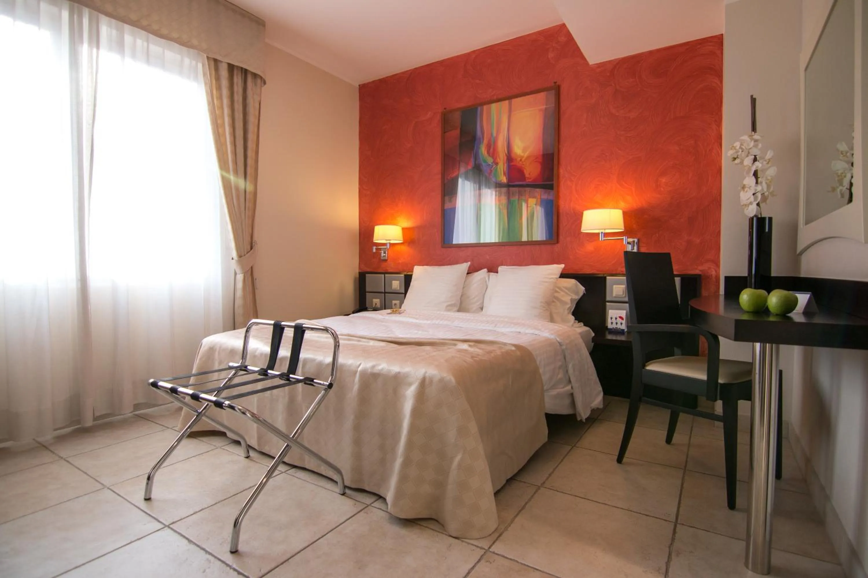 Photo of the whole room, Bed in Best Western Plus Grand Hotel Victor Hugo