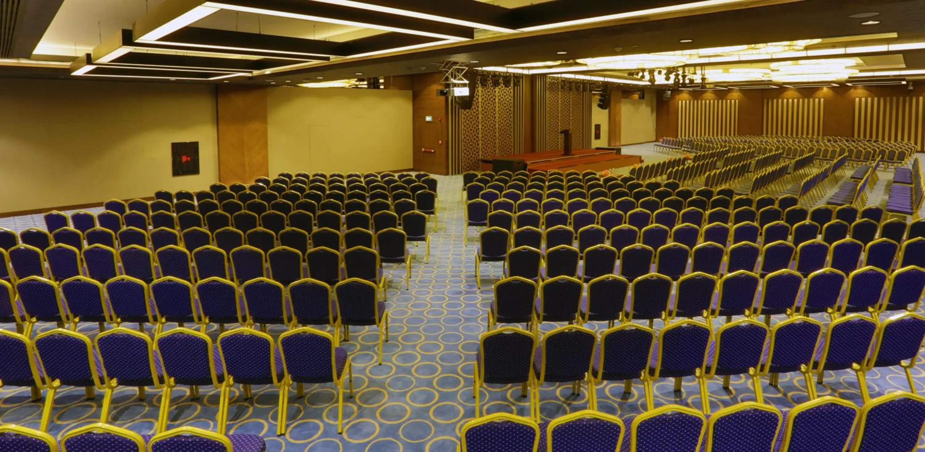 Meeting/conference room, Business Area/Conference Room in Royal Stay Palace Hotel
