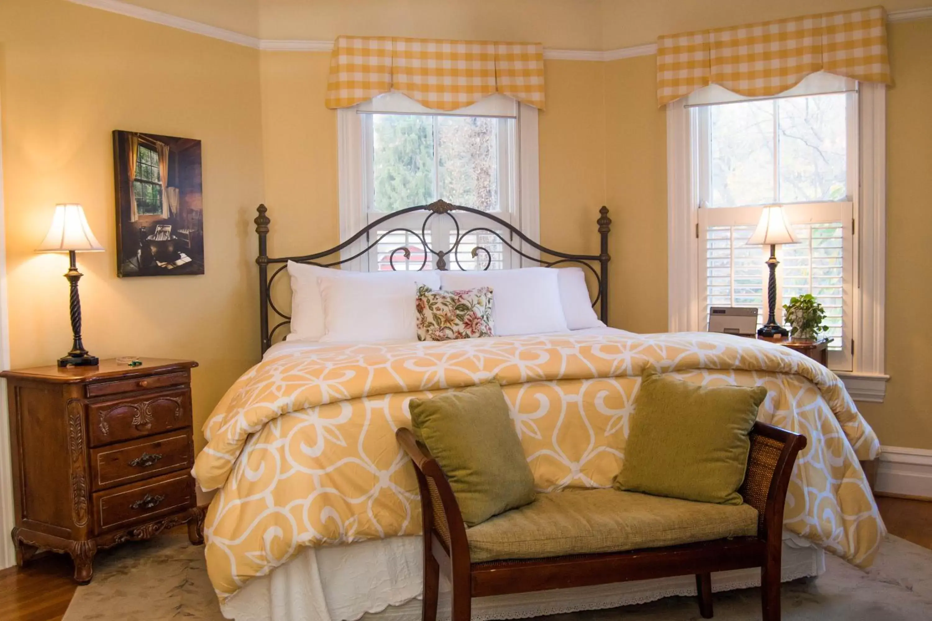 Photo of the whole room, Bed in Oak Hill On Love Lane Bed and Breakfast Inn