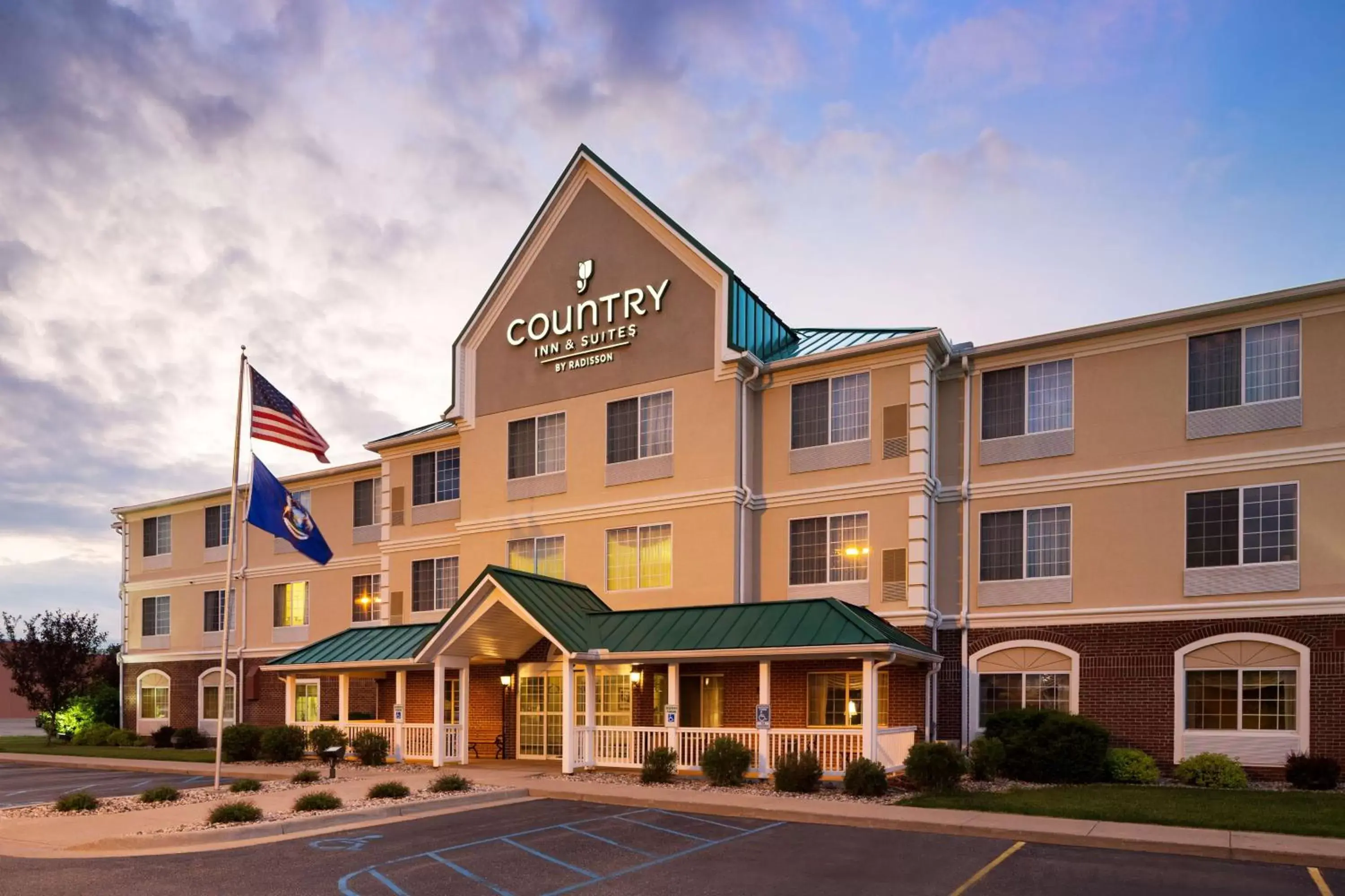 Property building in Country Inn & Suites by Radisson, Big Rapids, MI