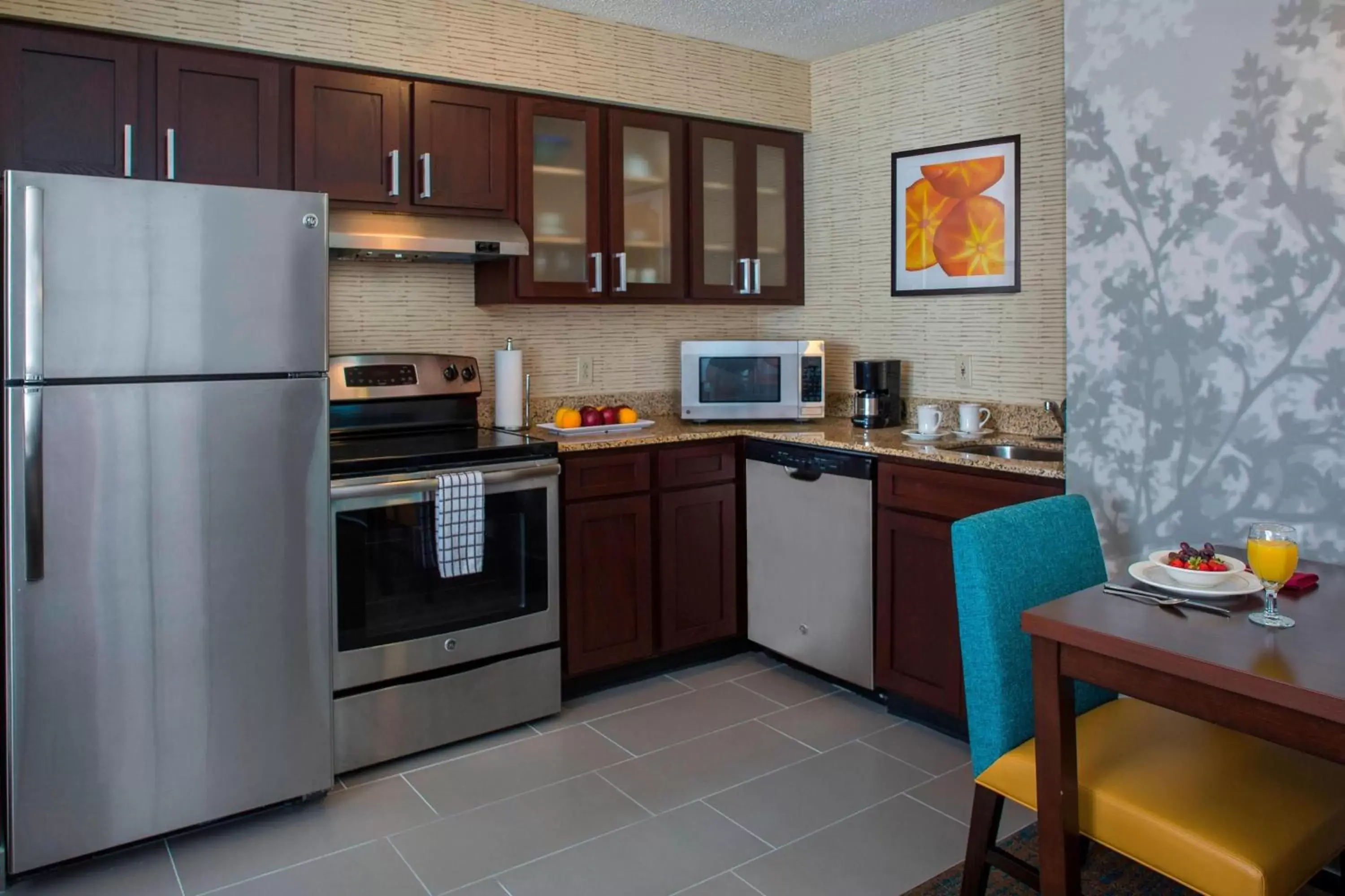 Kitchen or kitchenette, Kitchen/Kitchenette in Residence Inn by Marriott New Orleans Metairie