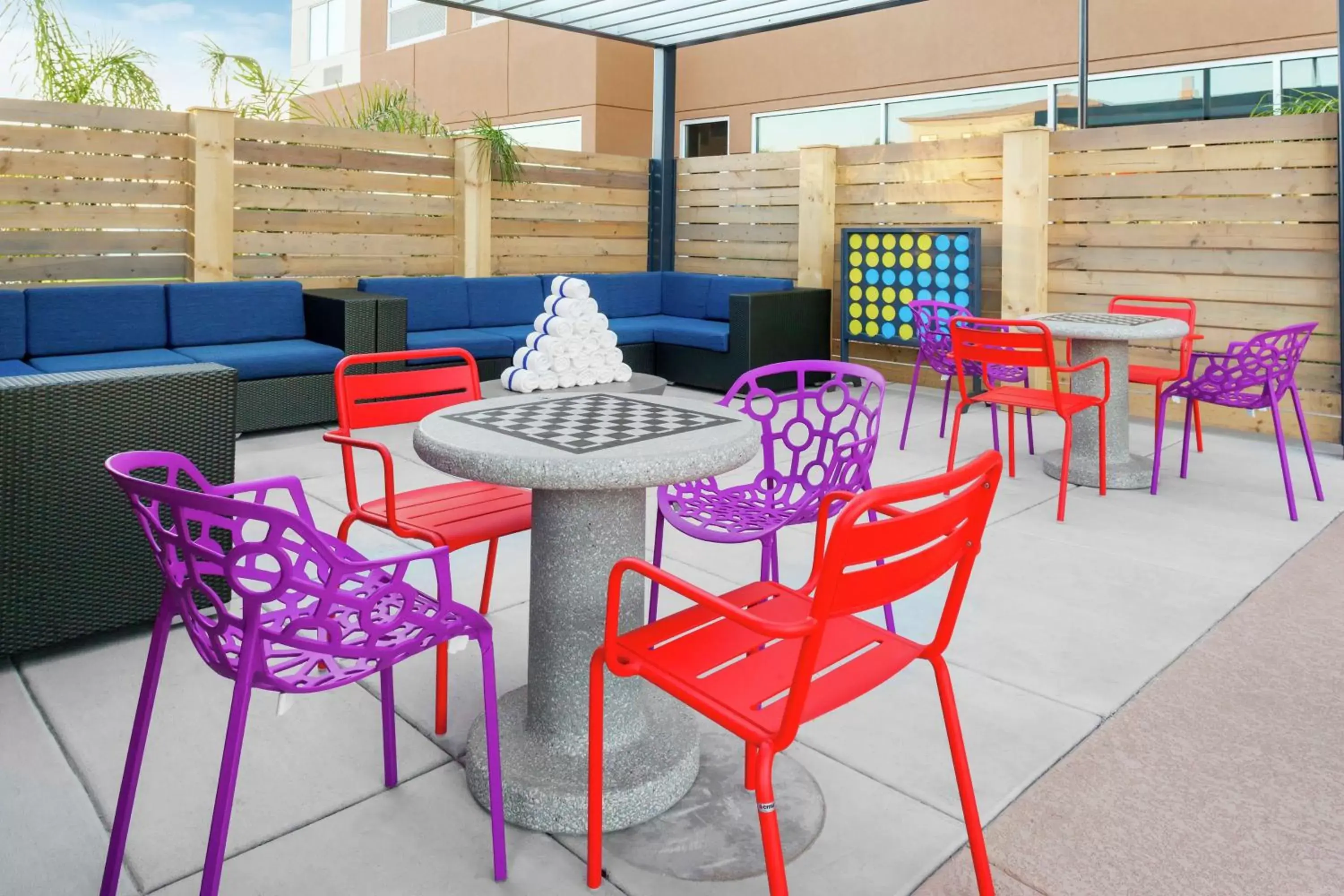 Patio, Restaurant/Places to Eat in Tru By Hilton Gilbert