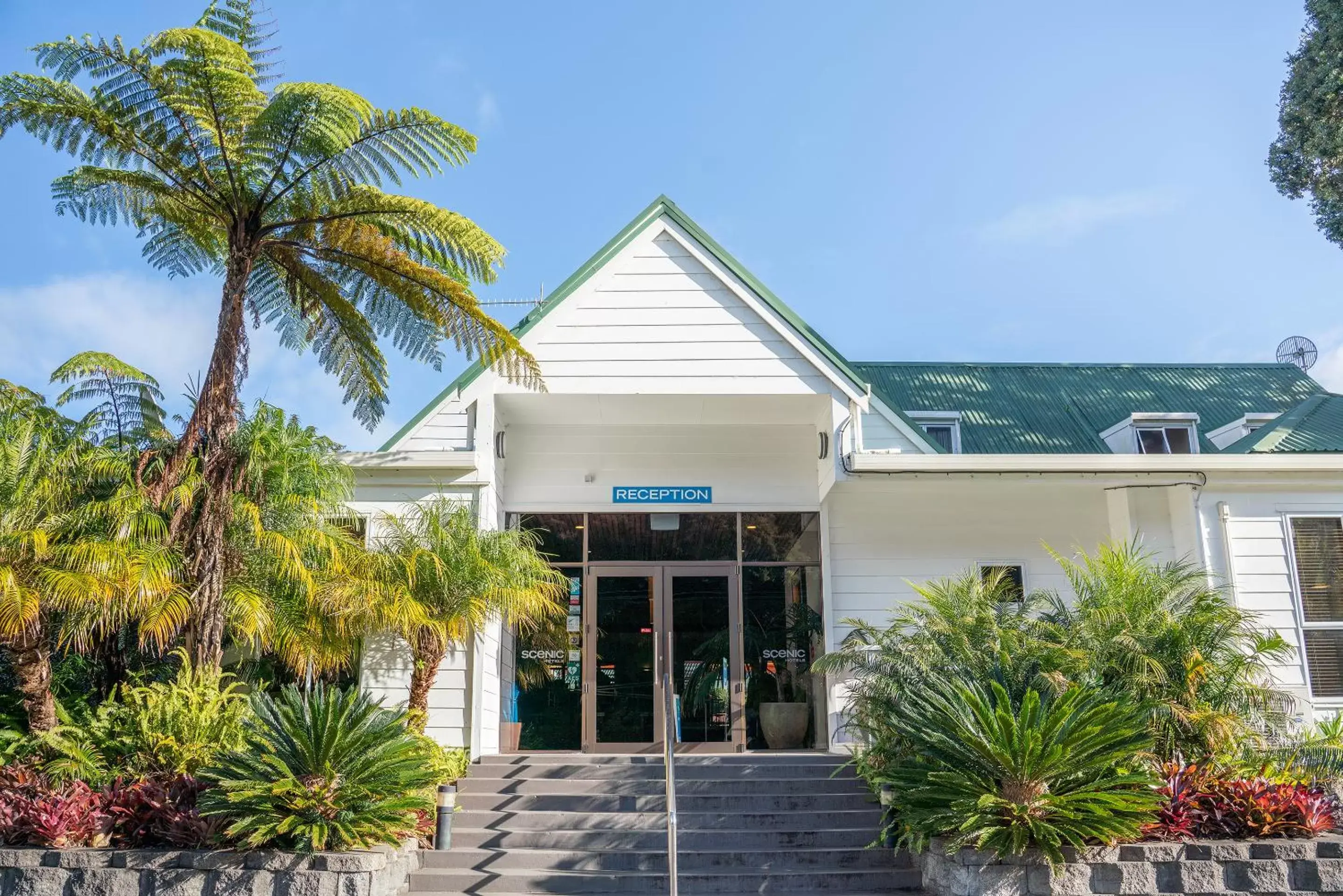 Facade/entrance in Scenic Hotel Bay of Islands