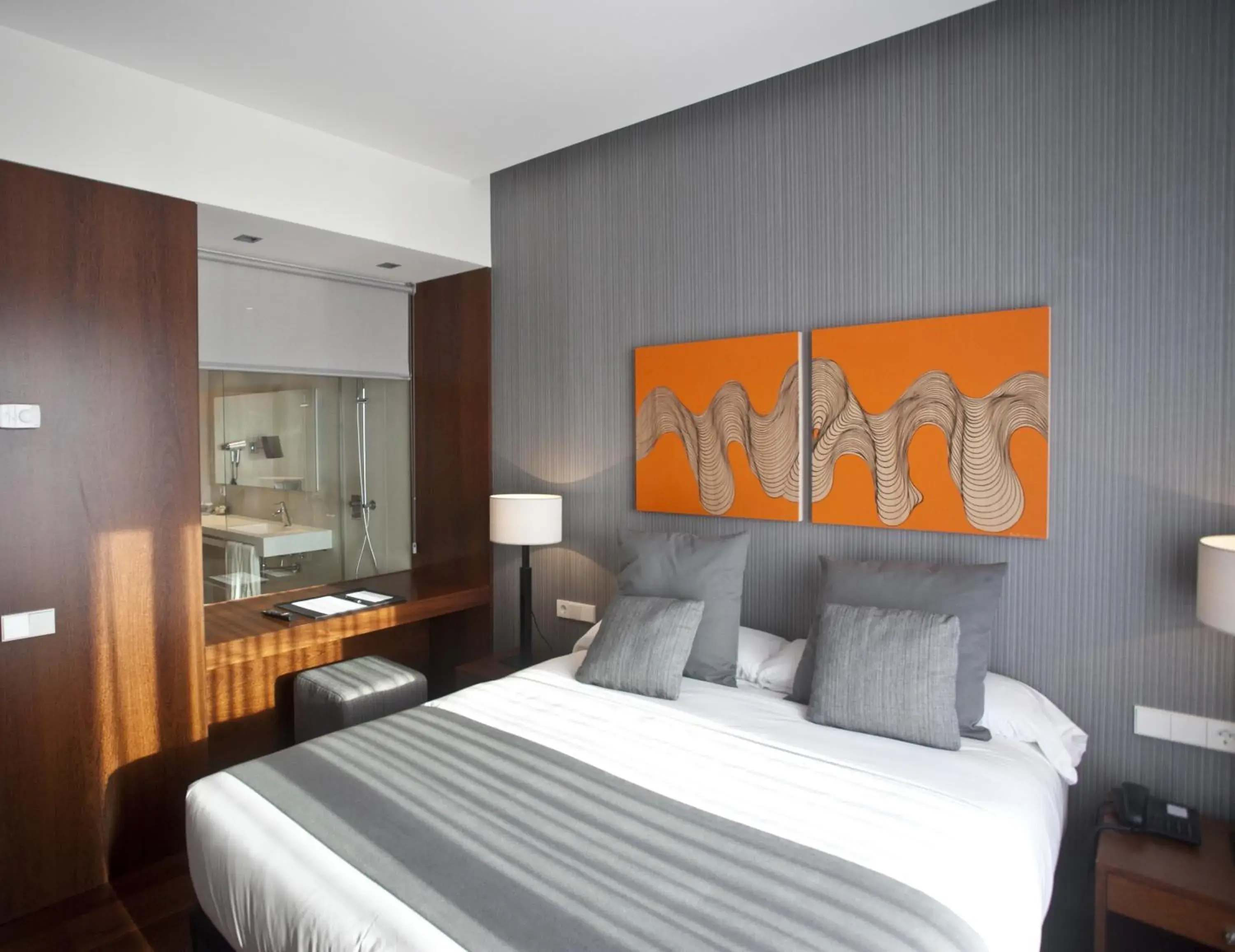 Photo of the whole room, Bed in Hotel Carris Marineda Photo of the whole room, Bed in Hotel Carris Marineda