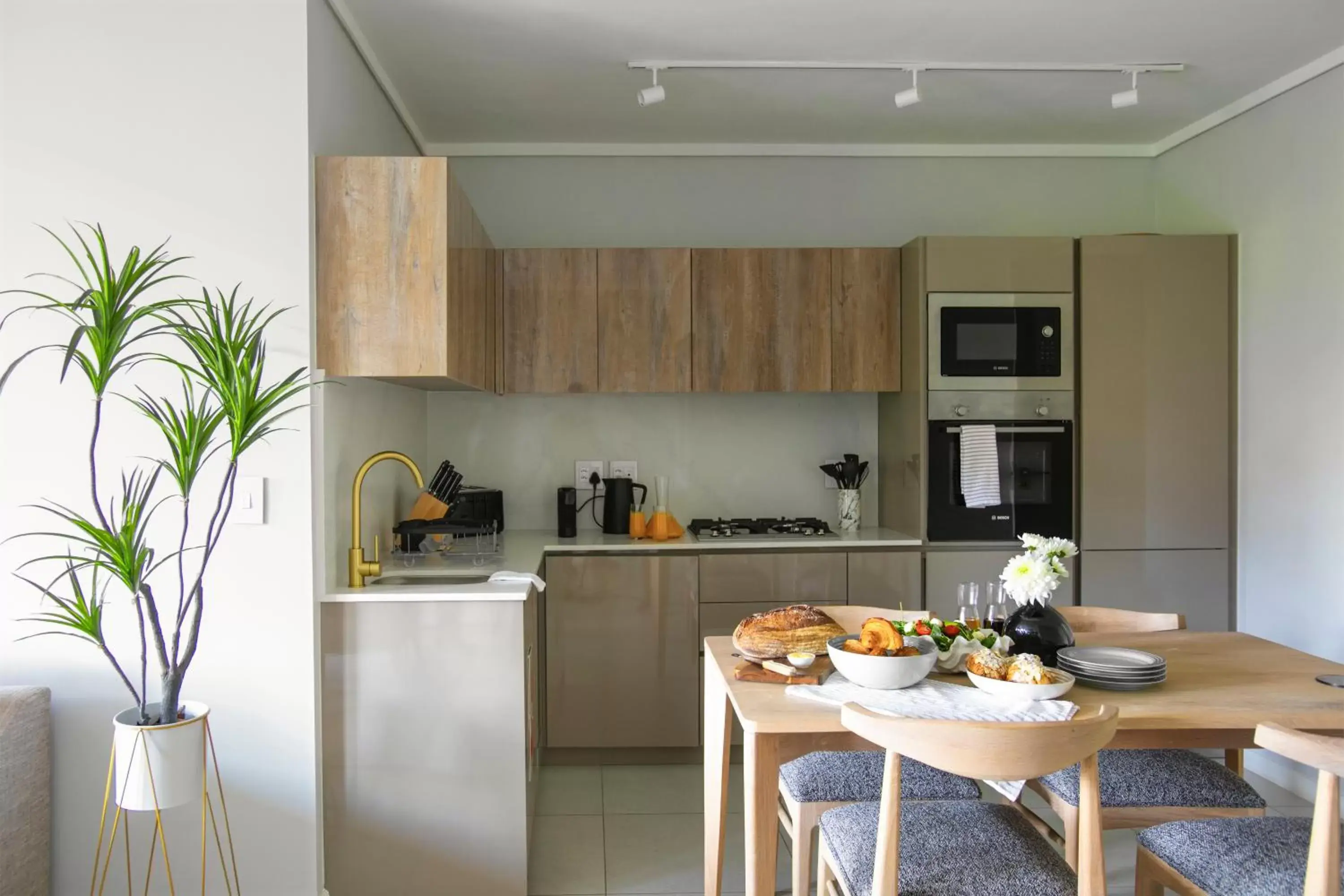 Kitchen or kitchenette, Kitchen/Kitchenette in De Zalze Lodge & Residences