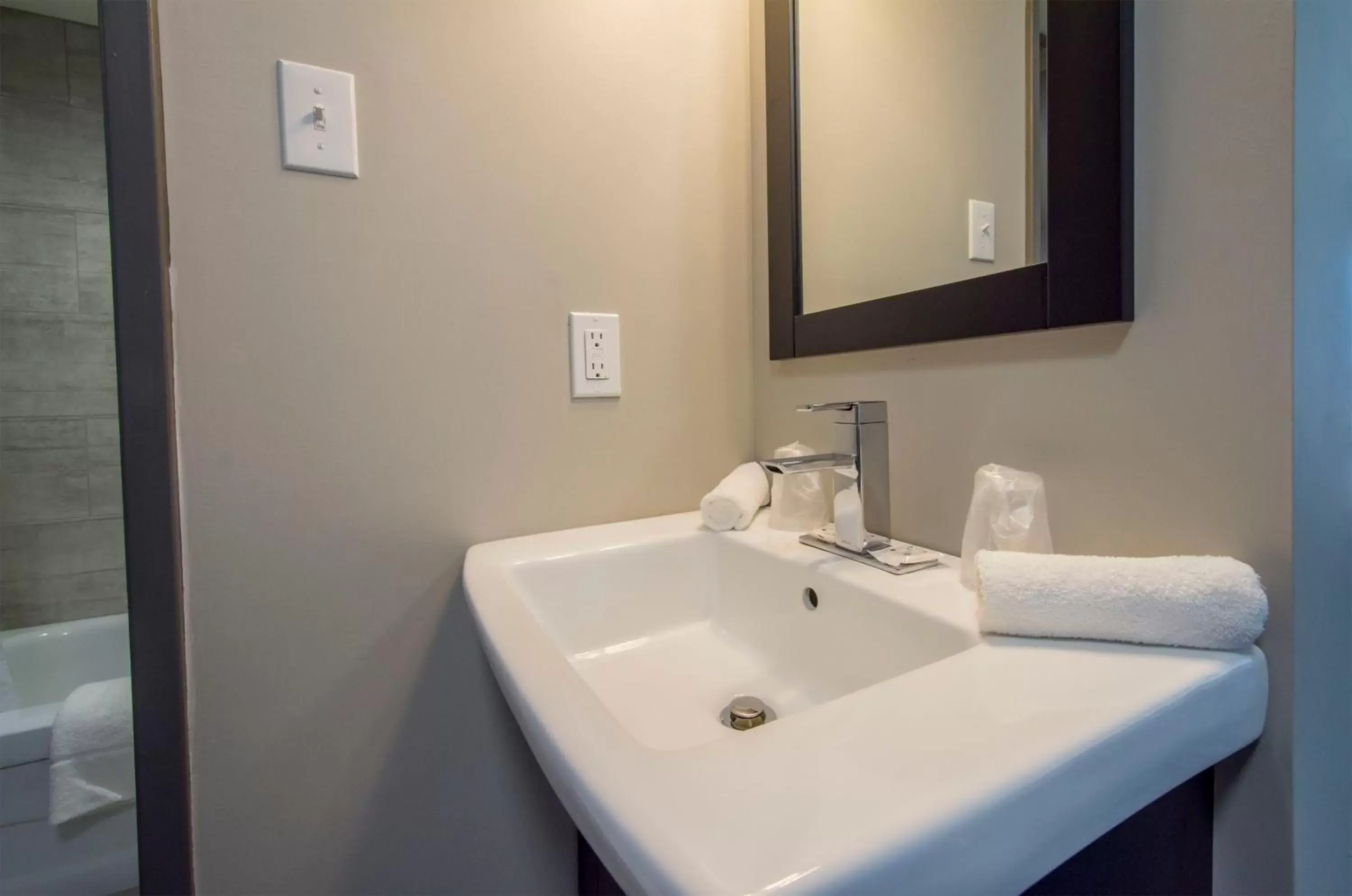 Bathroom in Grand Marshal Inn