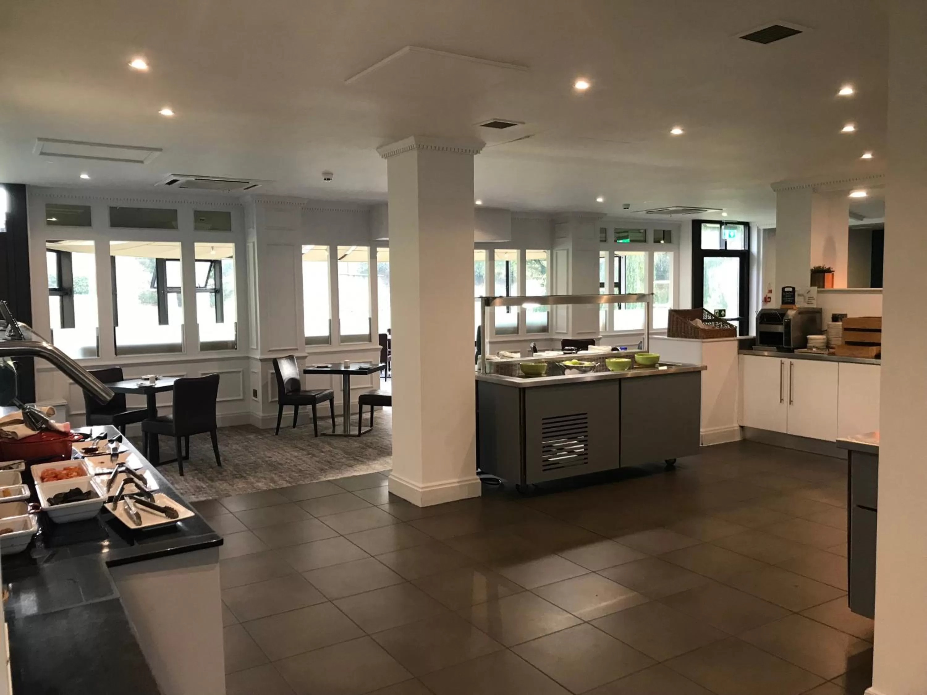 Restaurant/places to eat in Holiday Inn Doncaster A1- M Jct 36 by IHG