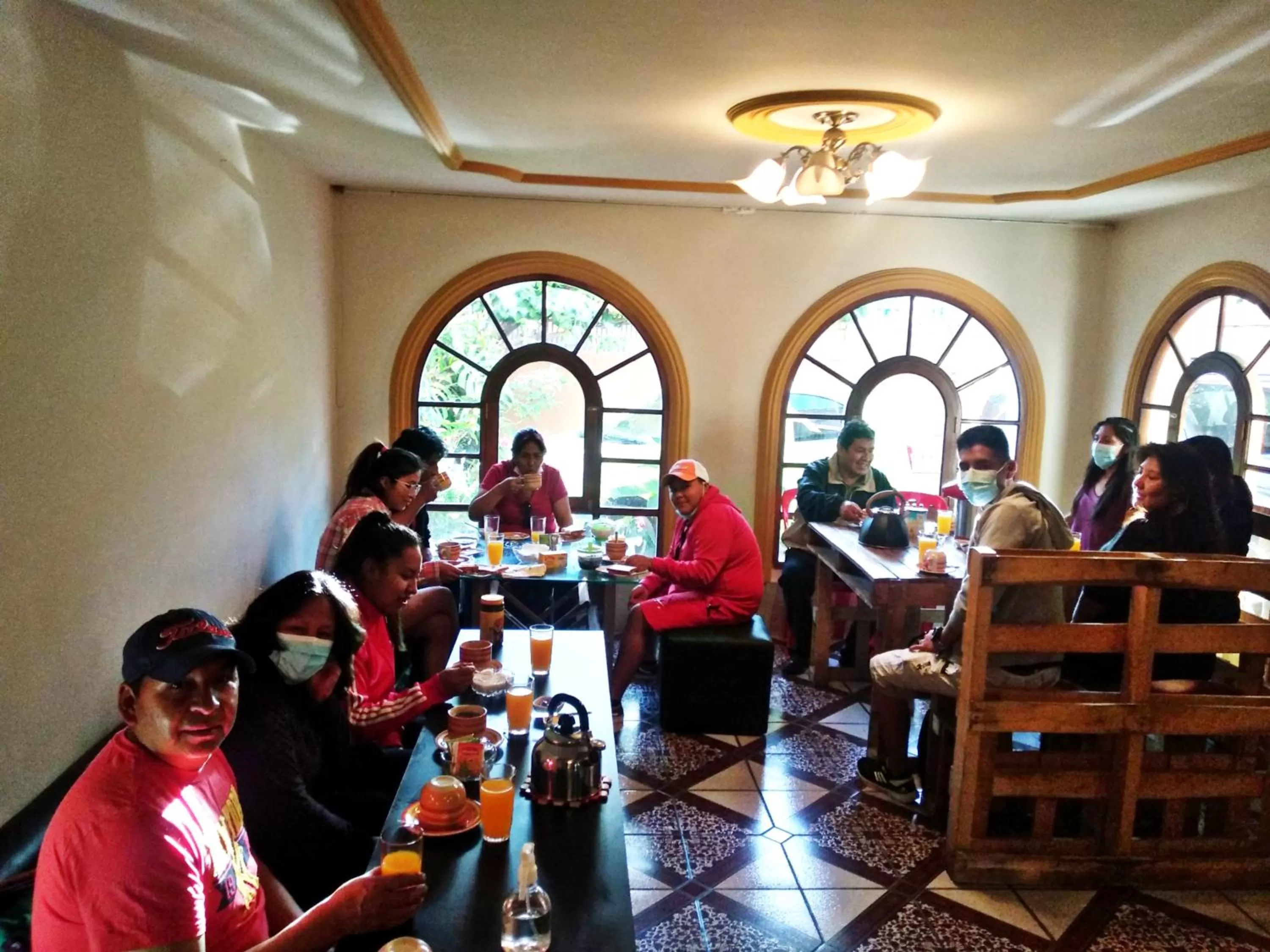 Breakfast, Restaurant/Places to Eat in Residencial Moroni - Alojamiento en Cochabamba