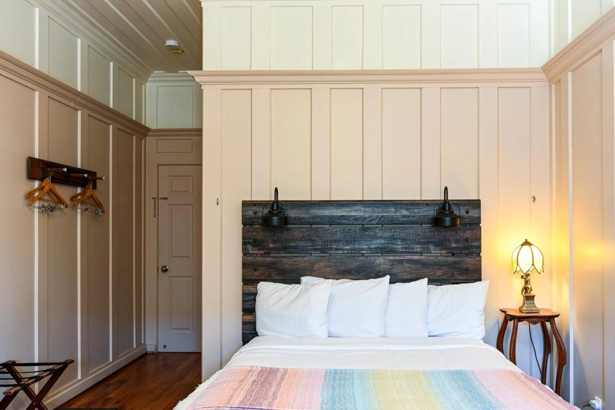 Bed in Hôtel-La Grande Maison et Spa