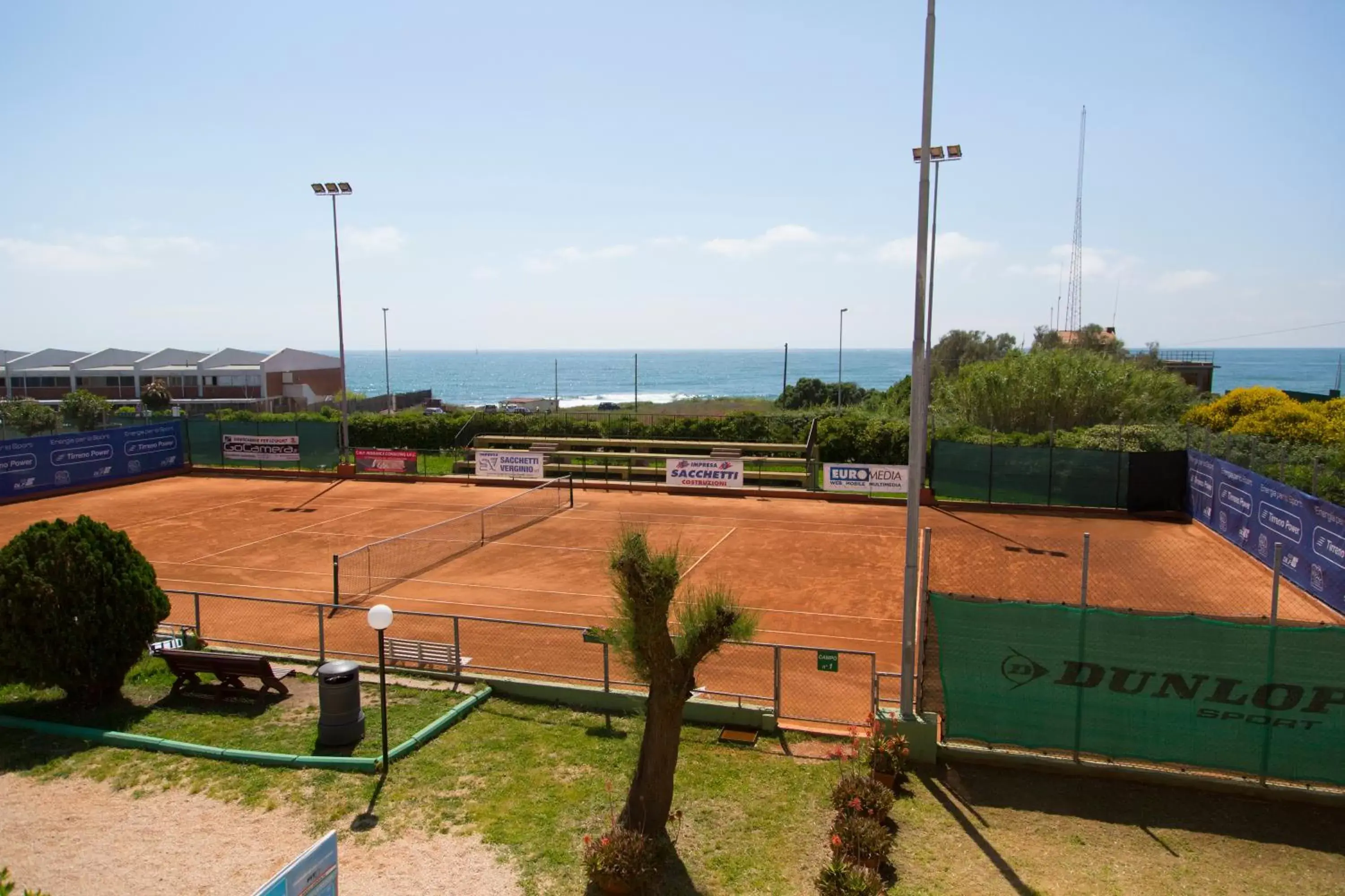 Tennis court in Mercure Civitavecchia Sunbay Park Hotel