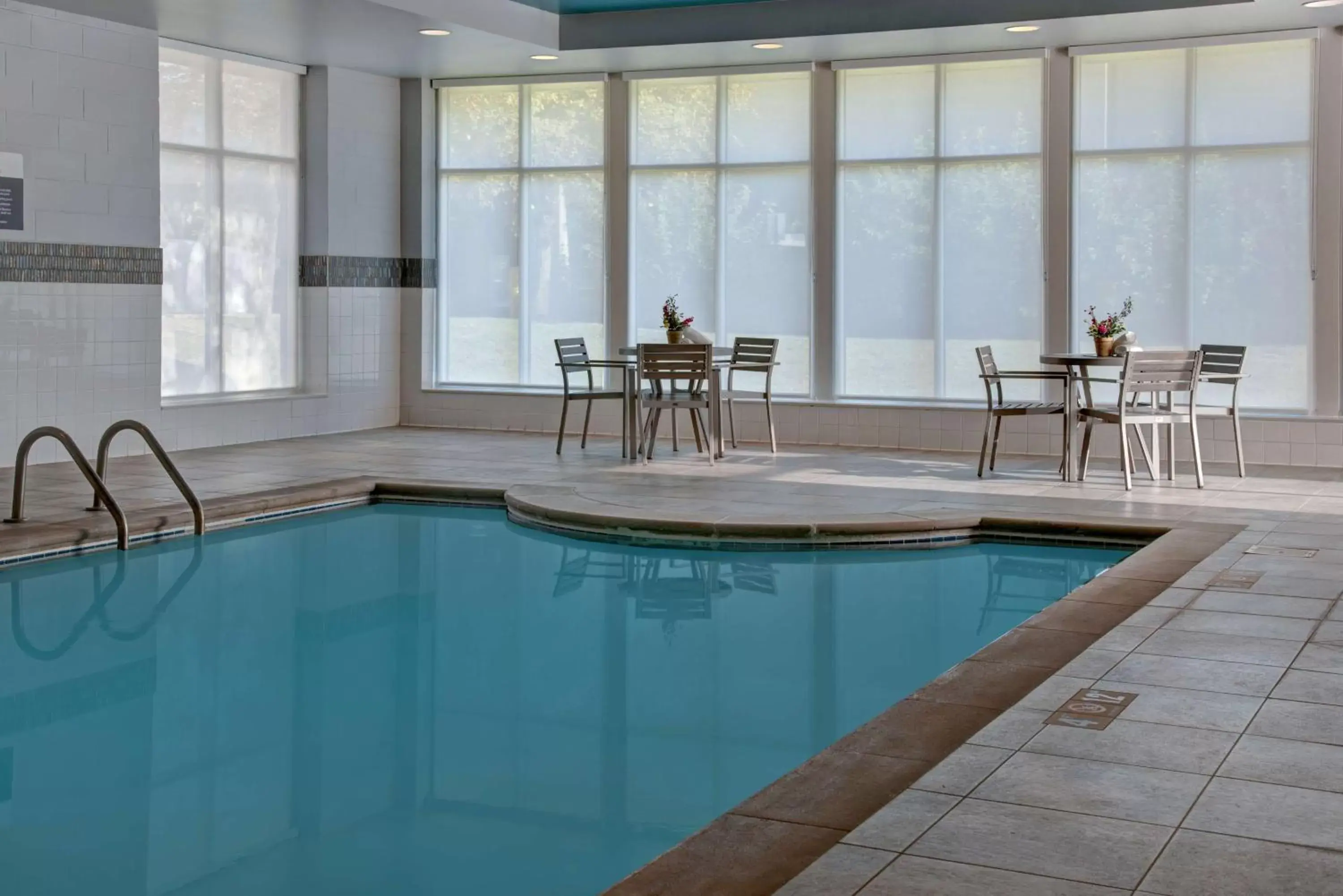 Pool view, Swimming Pool in Hilton Garden Inn Kansas City/Kansas