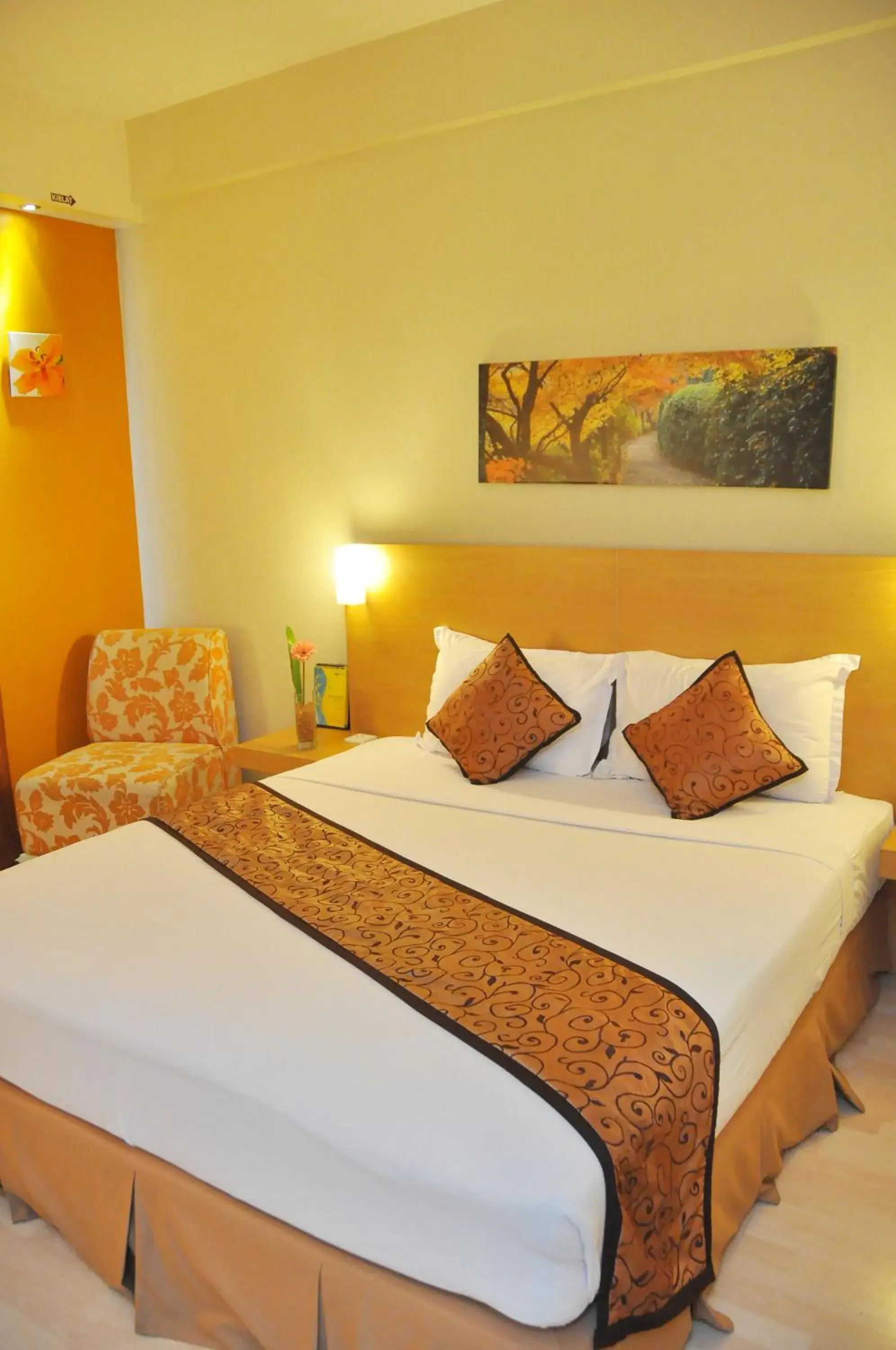 Bed in Lux Tychi Hotel Malang