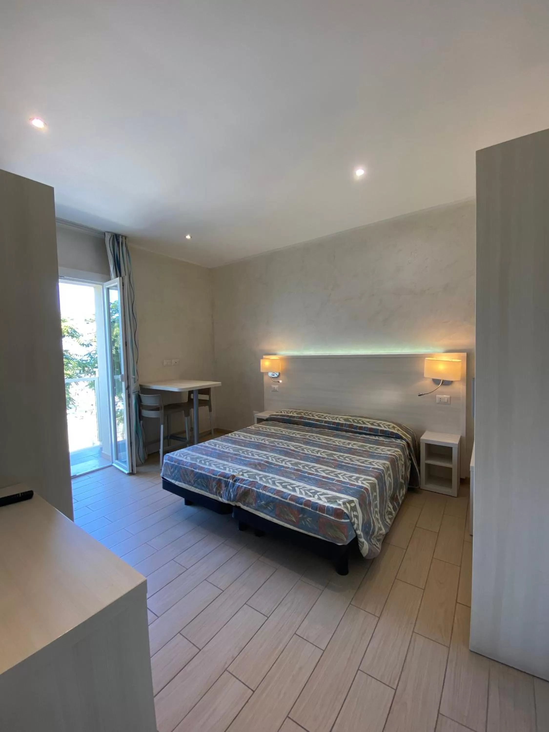 Bedroom, Bed in Marina Beach Suite Hotel