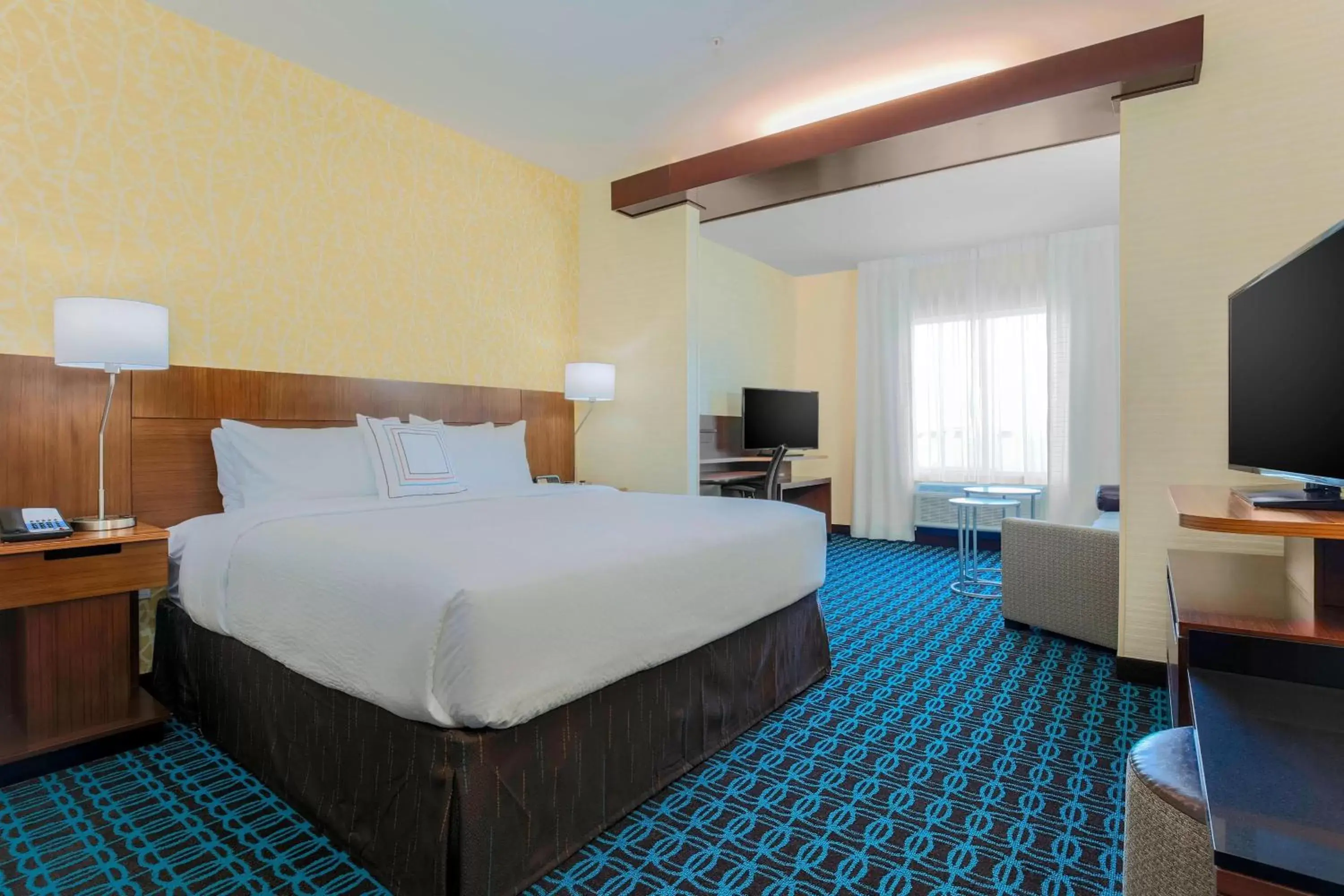 Bedroom, Bed in Fairfield Inn & Suites by Marriott Decatur at Decatur Conference Center