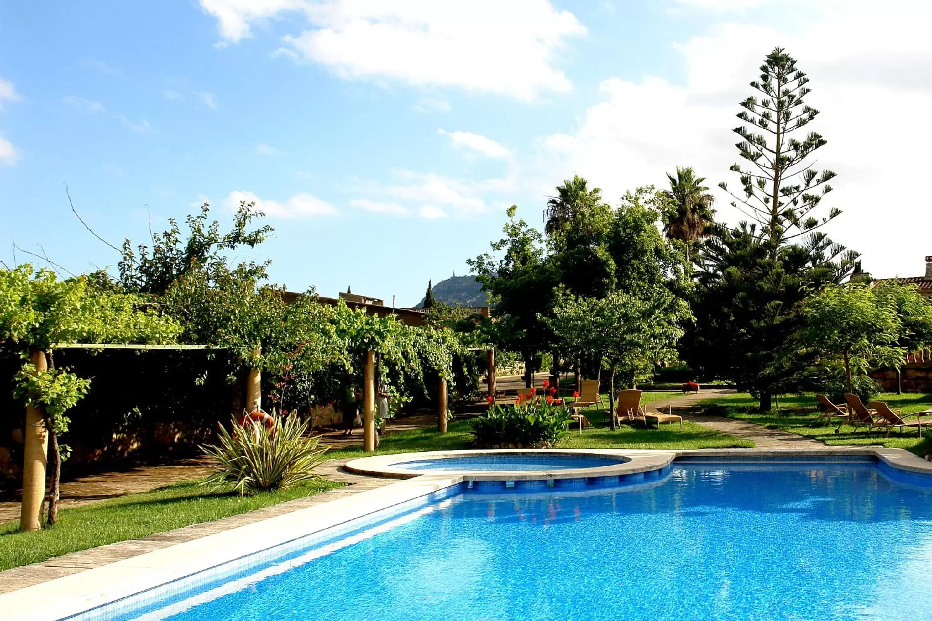 Garden, Swimming Pool in Aumallia Hotel & Spa