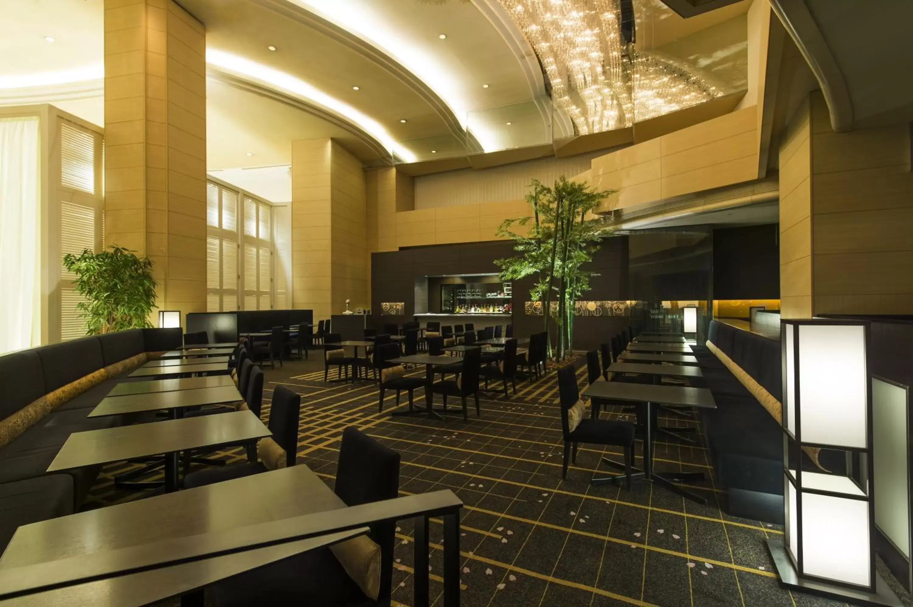 Lobby or reception, Restaurant/Places to Eat in ANA Crowne Plaza Kanazawa, an IHG Hotel