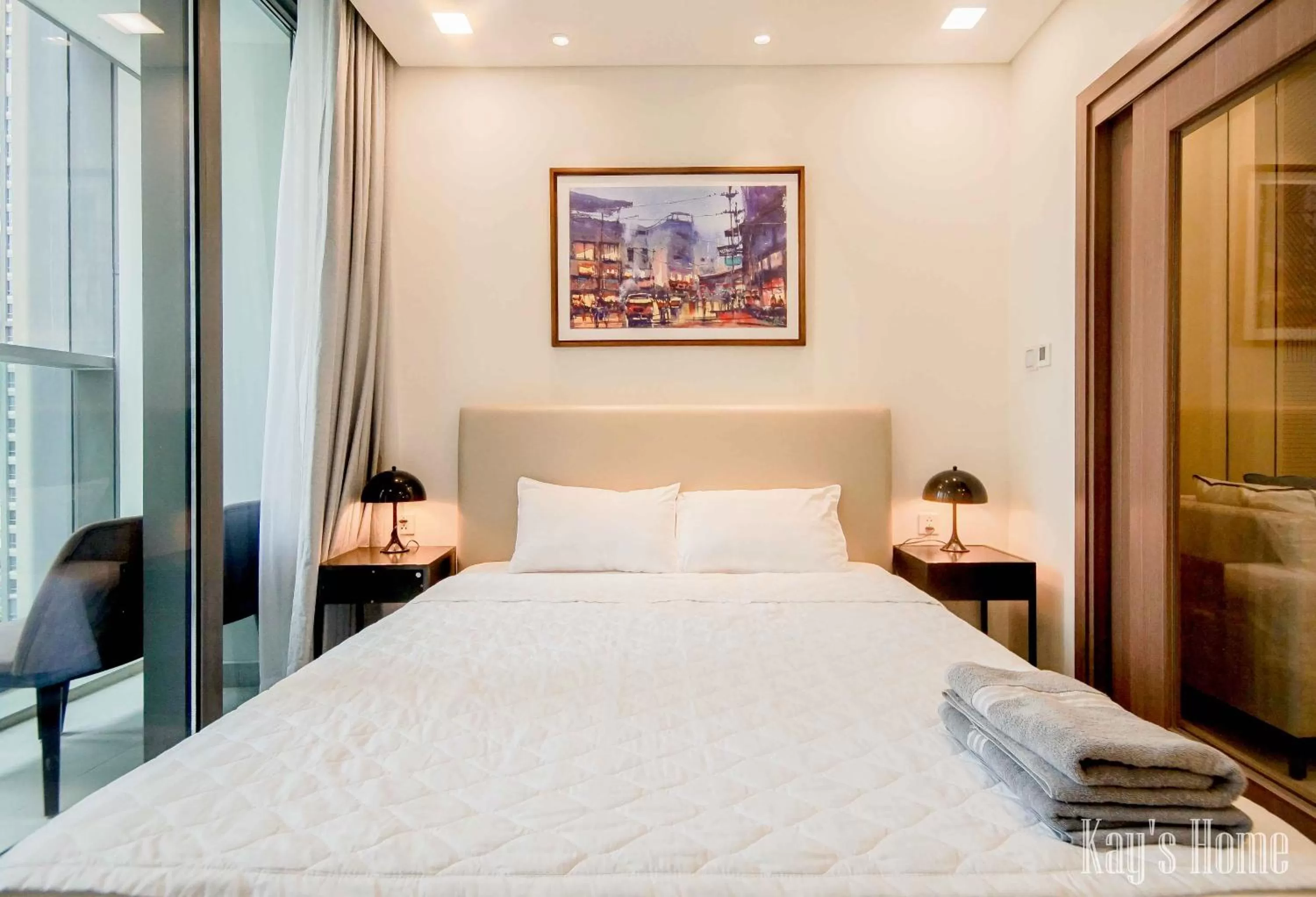 Bedroom, Bed in Vinhomes Central Park-Nice Homes