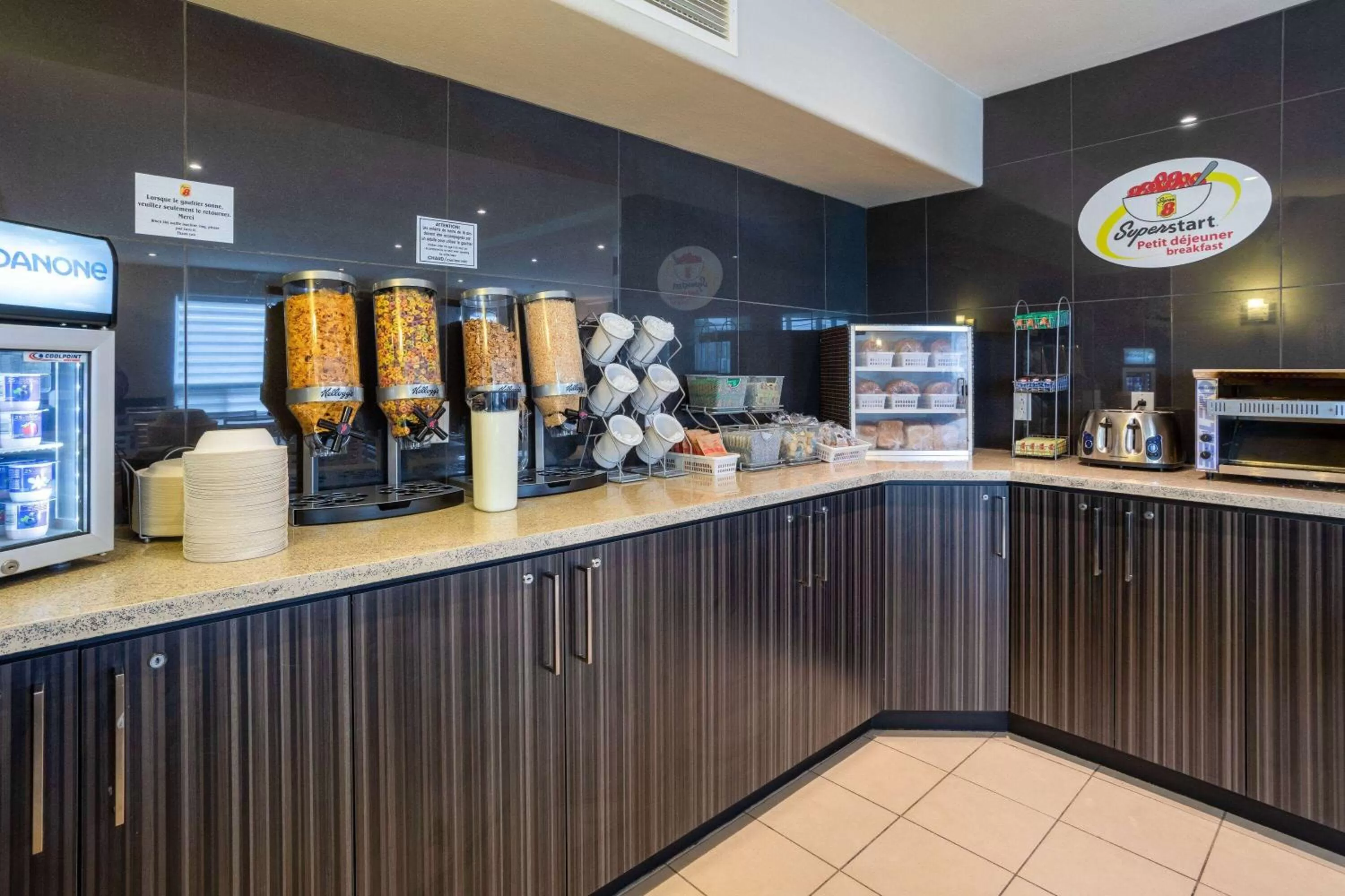 Breakfast in Super 8 by Wyndham Quebec City