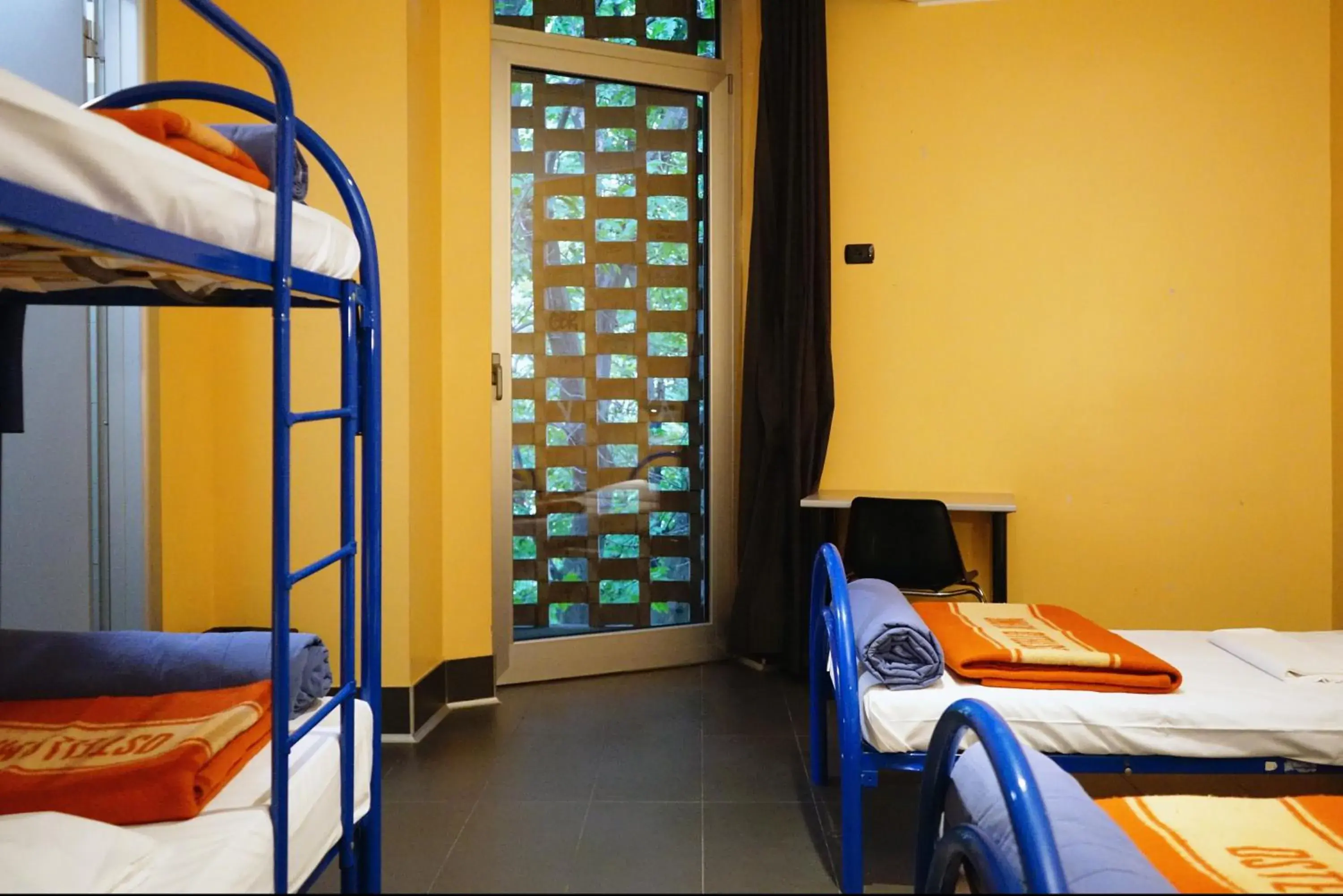 Bedroom, Bunk Bed in Hi! Ostello Milano