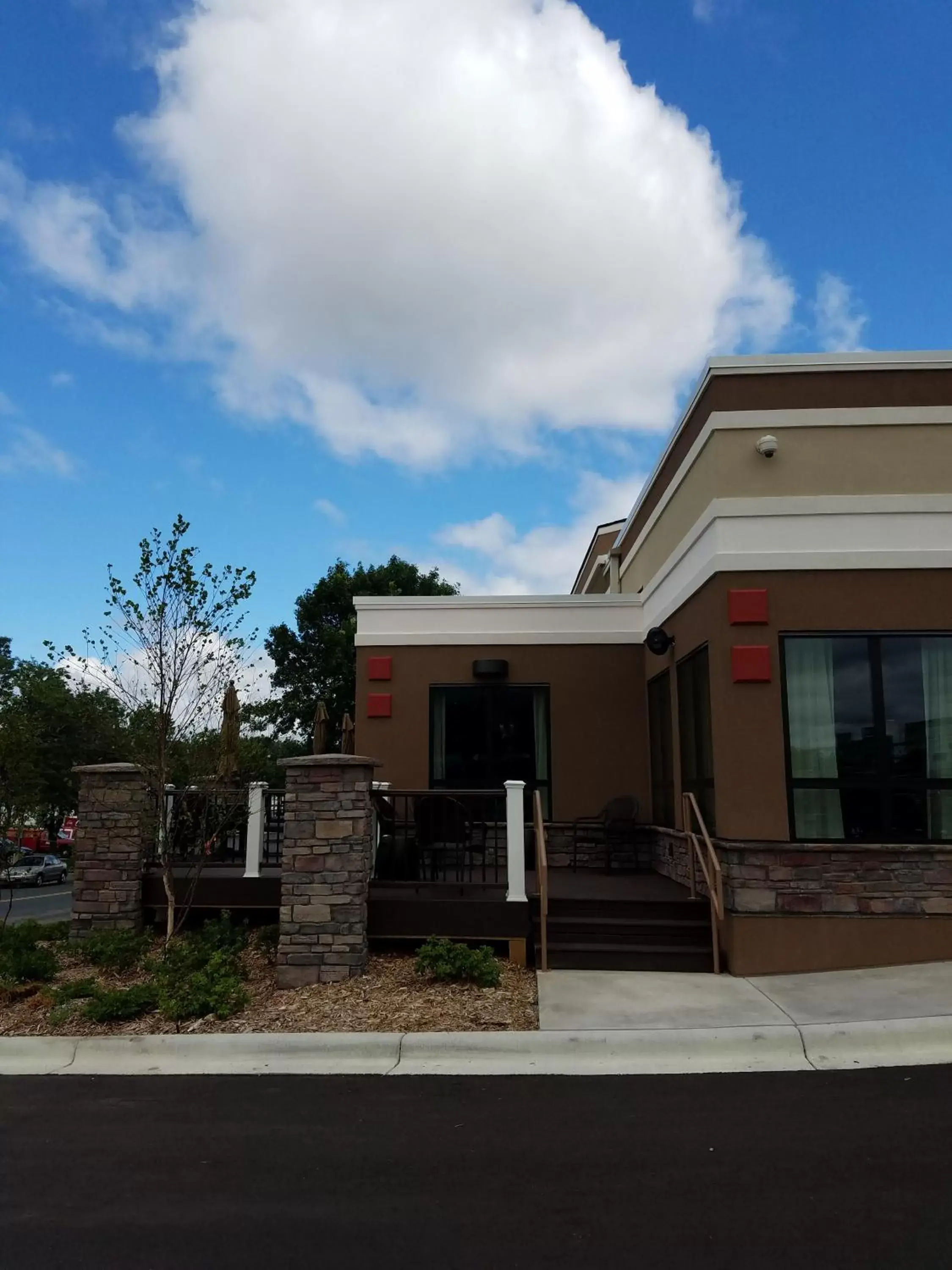 Patio, Facade/Entrance in Ramada by Wyndham Minneapolis Golden Valley