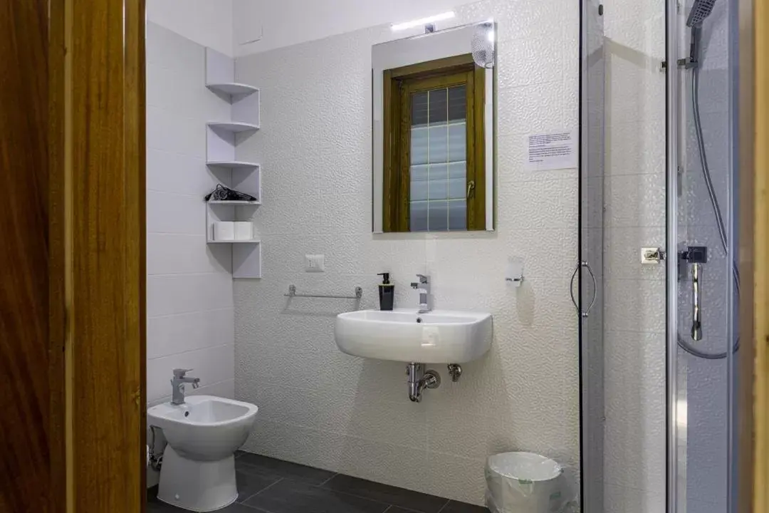 Bathroom in La Gemma del Salento Rooms&Apartments