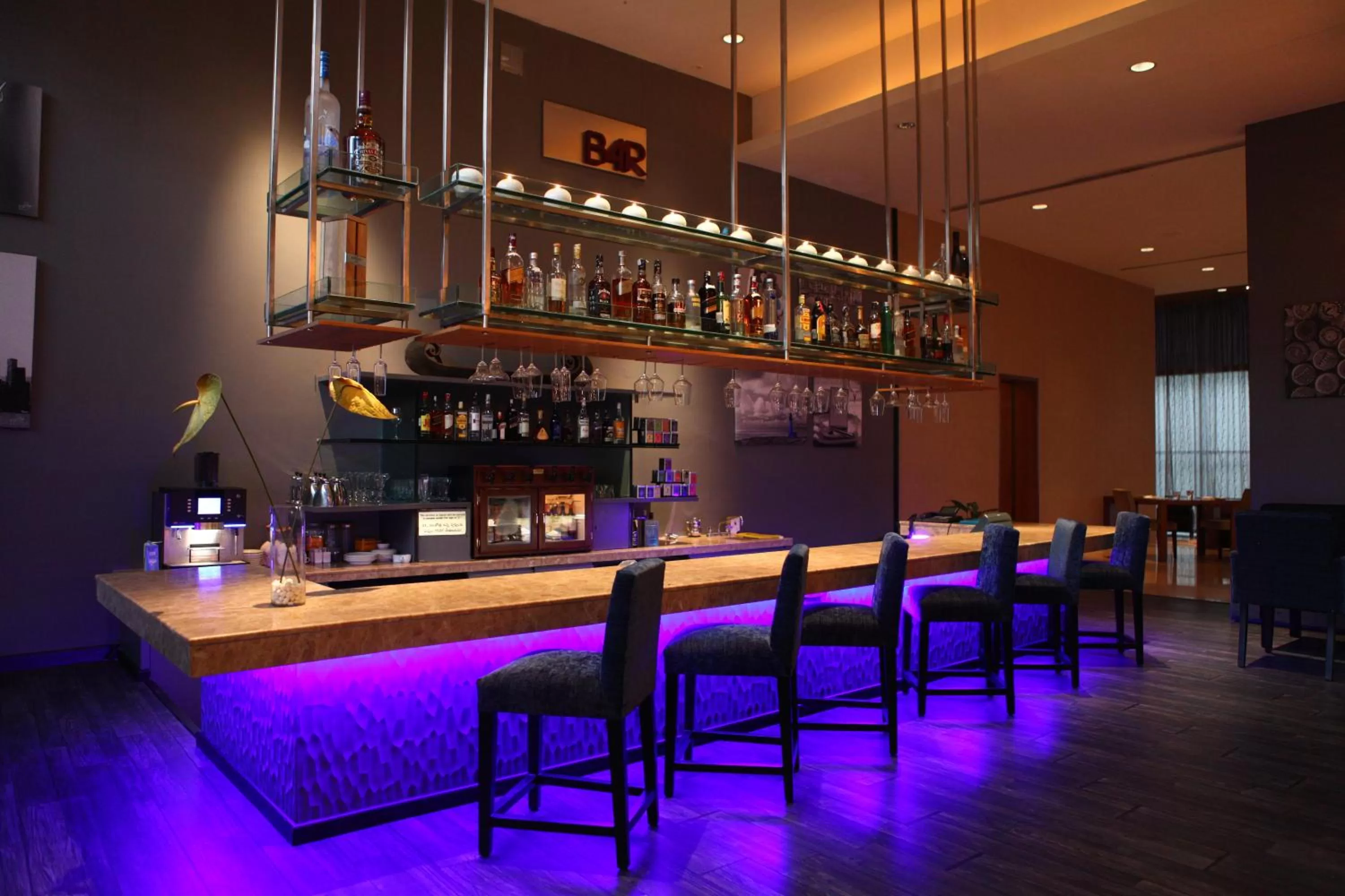 Lounge or bar in Radisson Blu Plaza Hotel Hyderabad Banjara Hills