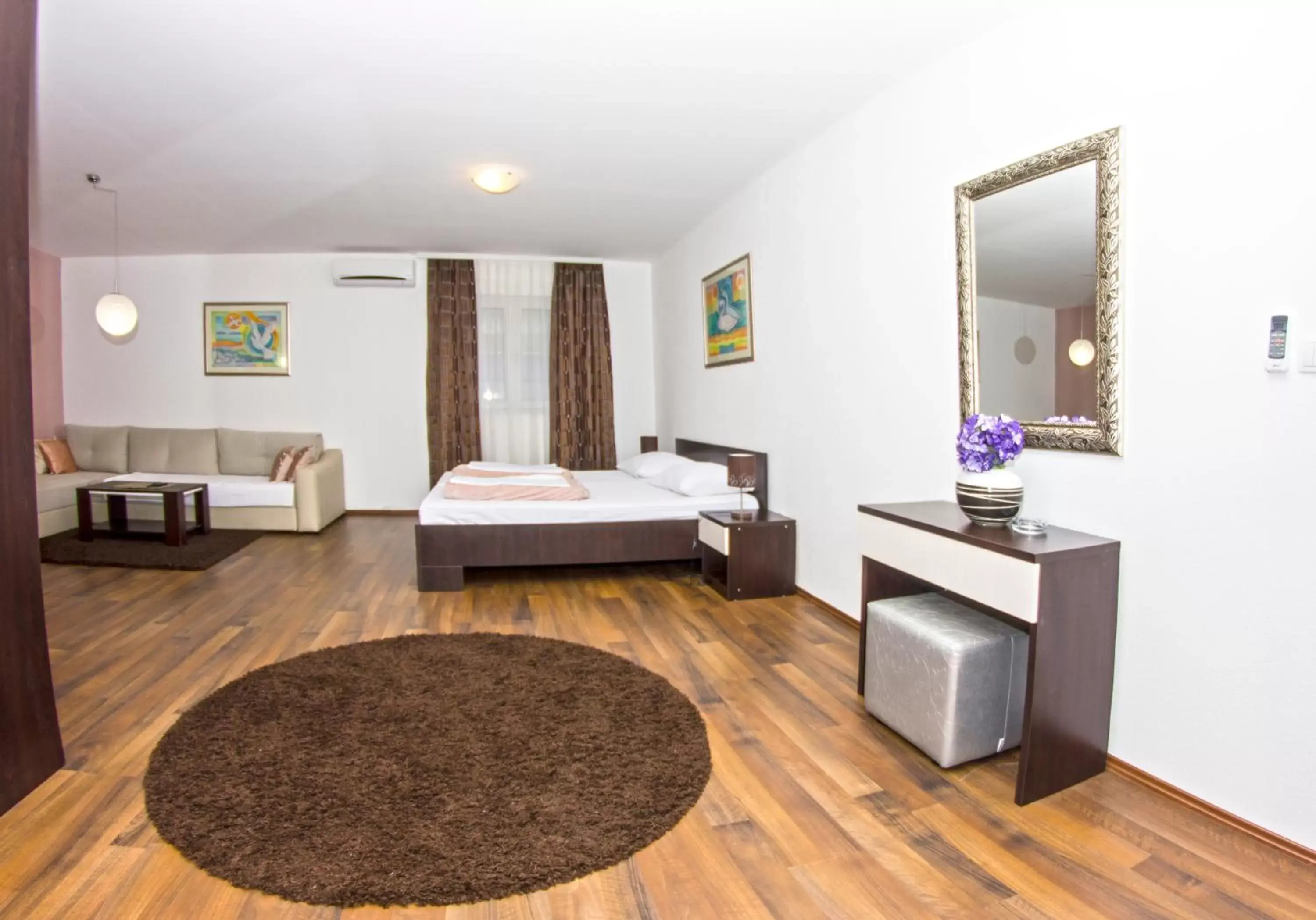 Standard Suite - single occupancy in Hotel Storia Standard Suite - single occupancy in Hotel Storia