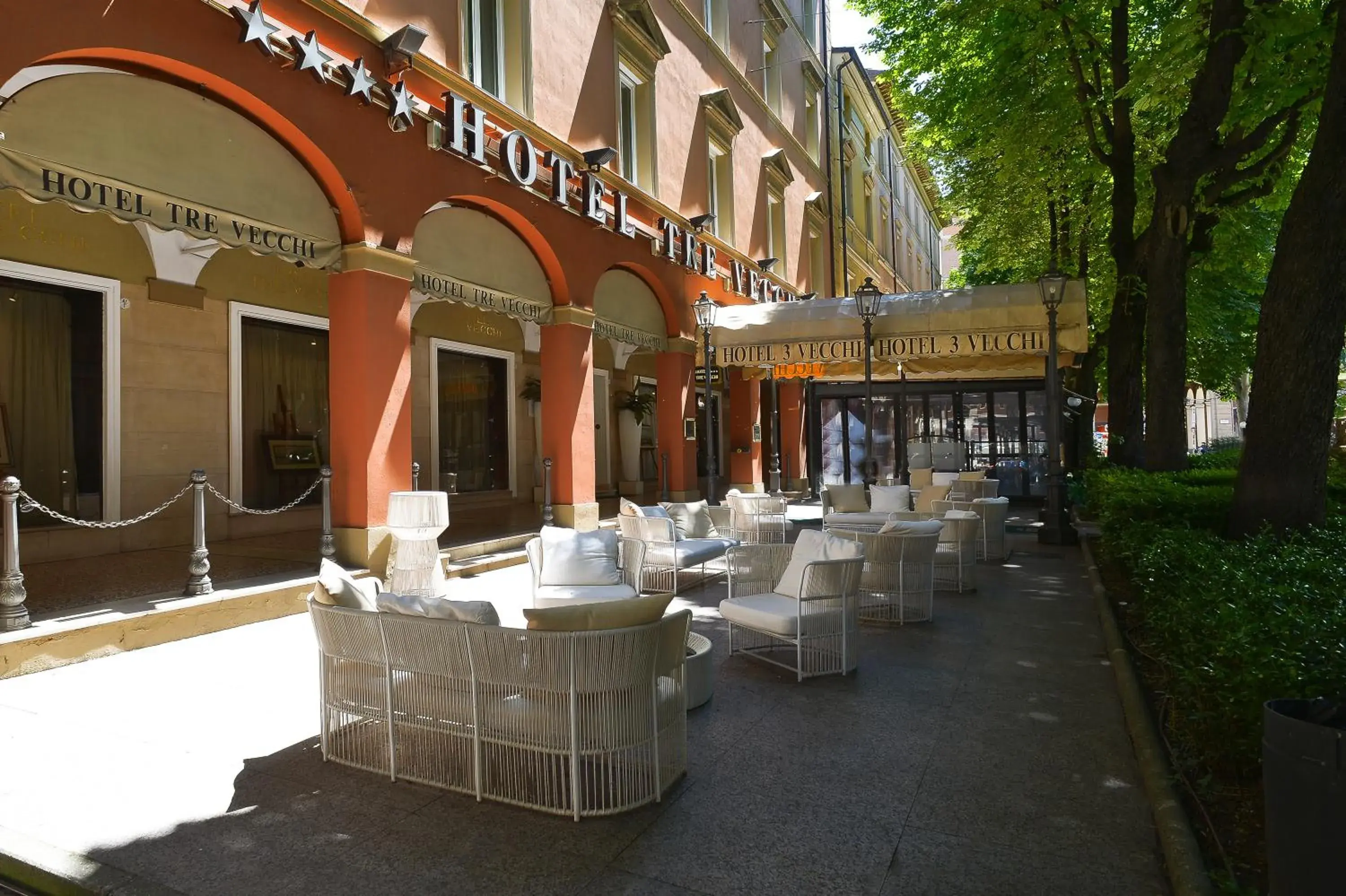 Facade/entrance, Restaurant/Places to Eat in Zanhotel Tre Vecchi