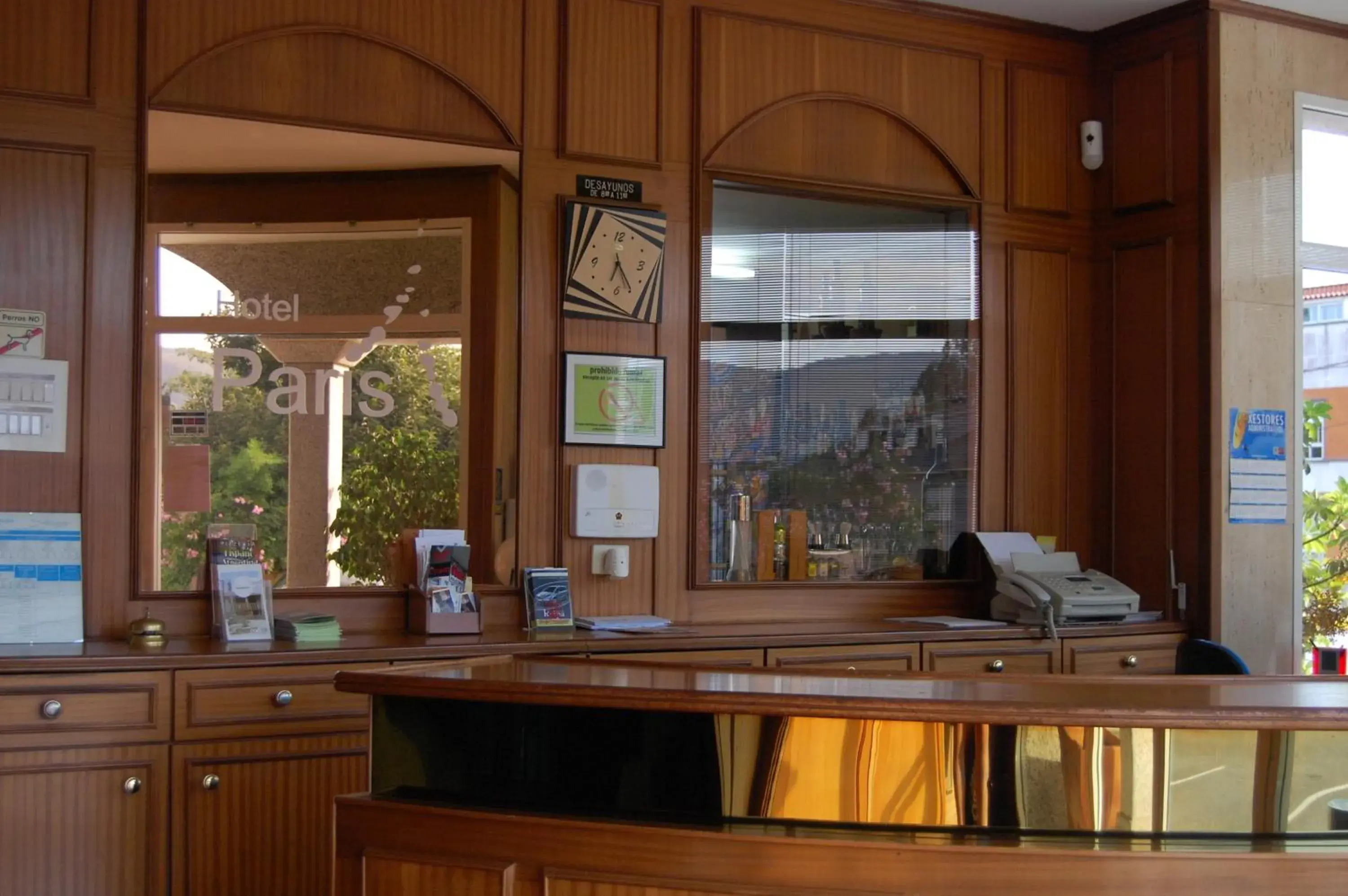 Lobby or reception in Hotel París Lobby or reception in Hotel París