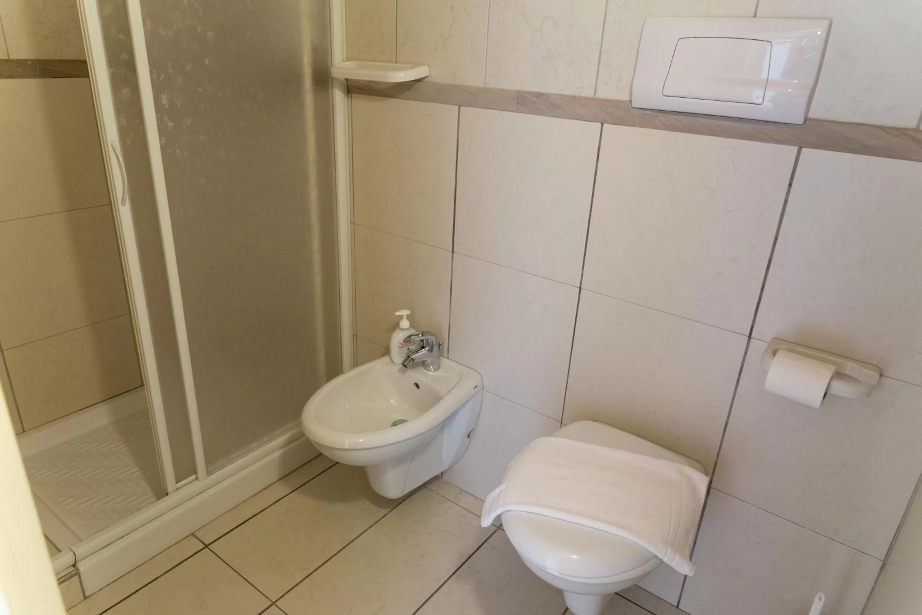 Shower, Bathroom in Le dimore Al Vecchio Teatro