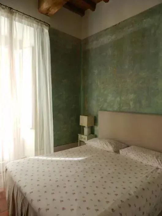 Photo of the whole room, Bed in Vicolo del Lupo Guesthouse