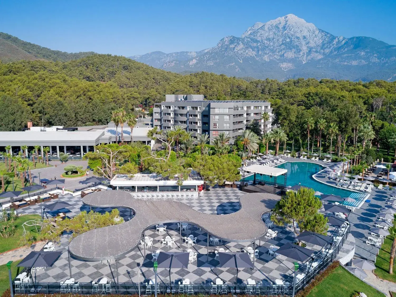 Property building, Bird's-eye View in Royal Diwa Tekirova Resort