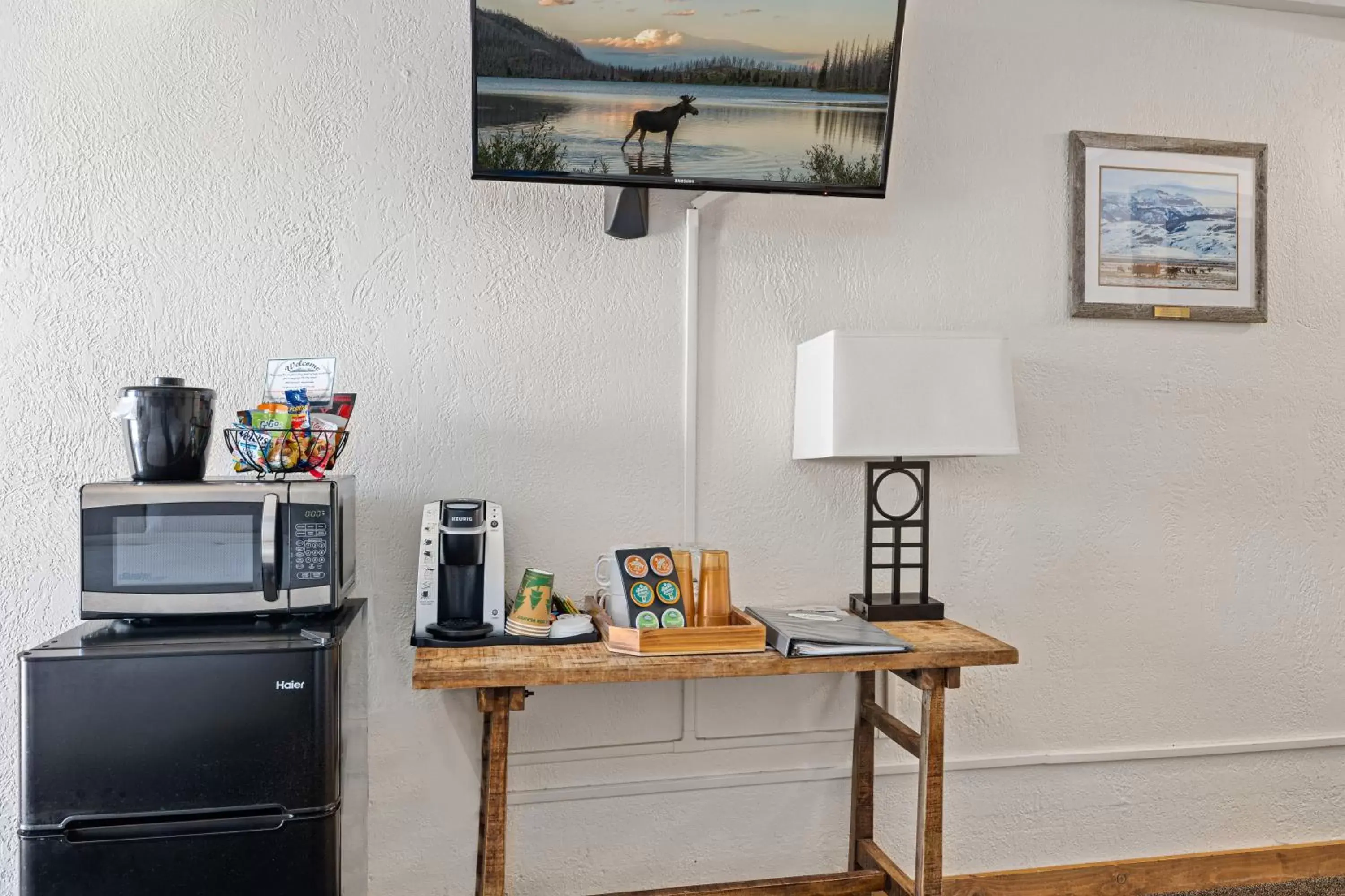 King Room in Elk Refuge Inn King Room in Elk Refuge Inn