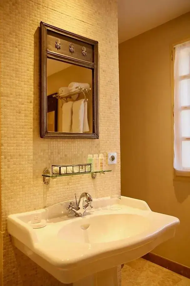 Bathroom in La Villa Mazarin