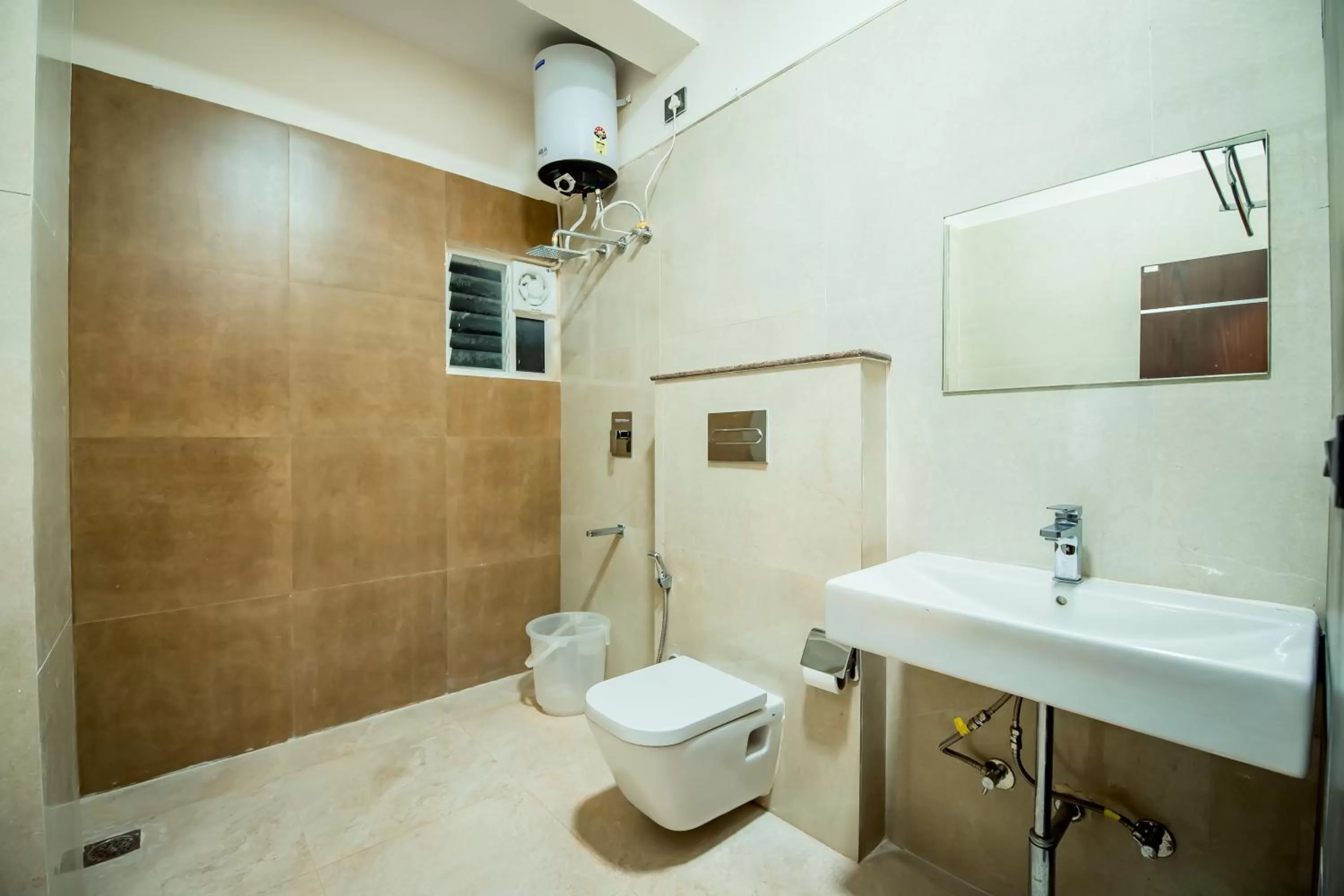 Toilet in Commune18 Resort Chikmagalur