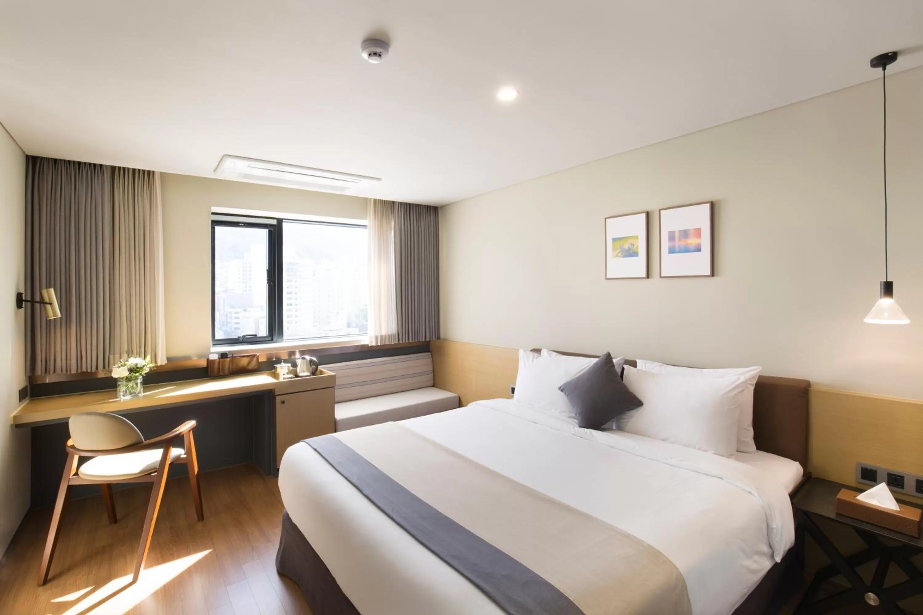 Bedroom, Bed in Bay Hound Hotel