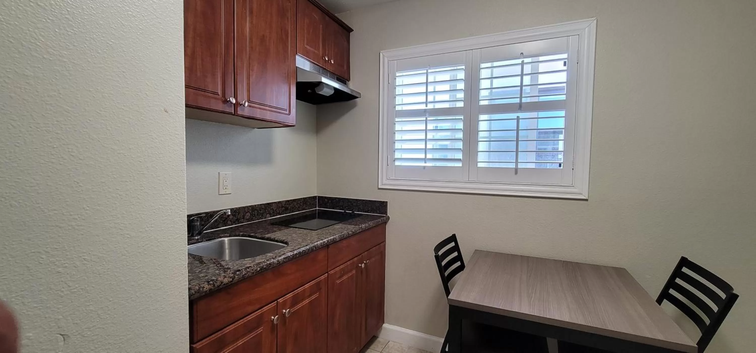 Kitchen or kitchenette in Beachwalker Inn & Suites