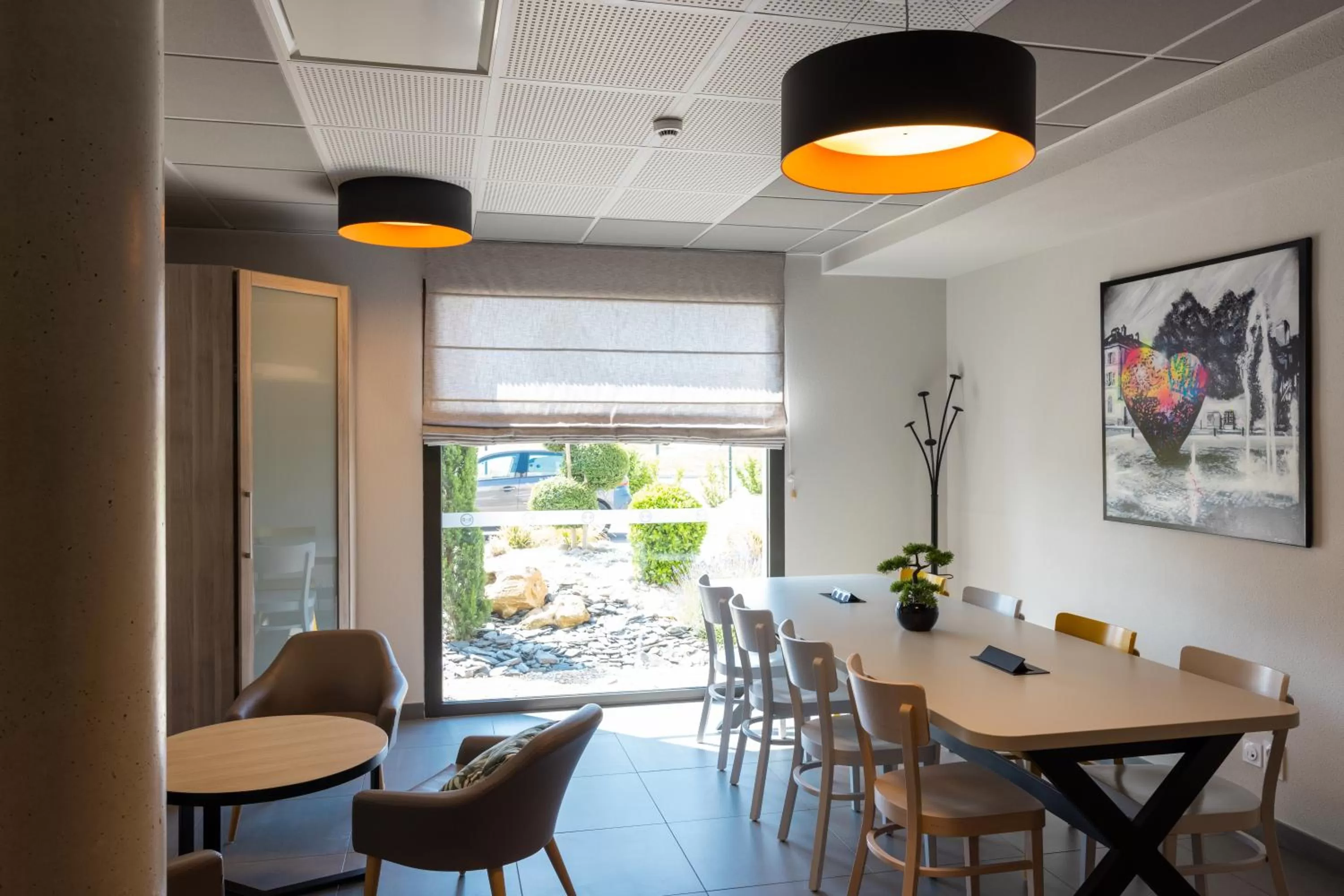 Living room in B&B HOTEL Troyes Magasins d'usine