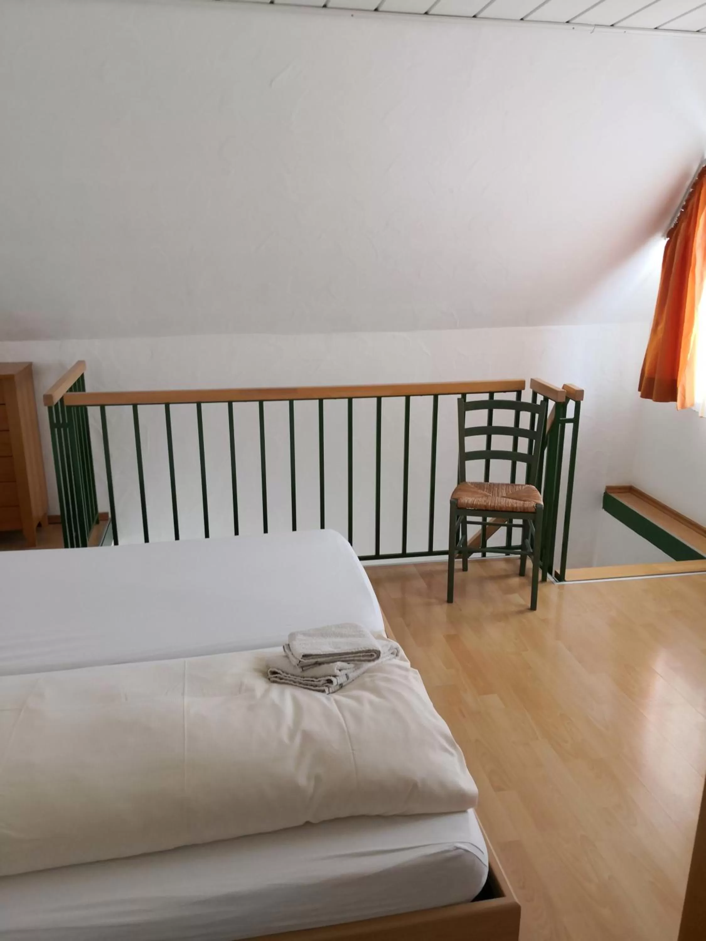 Bedroom, Bed in Gästehaus und Fewo Lamm Garni