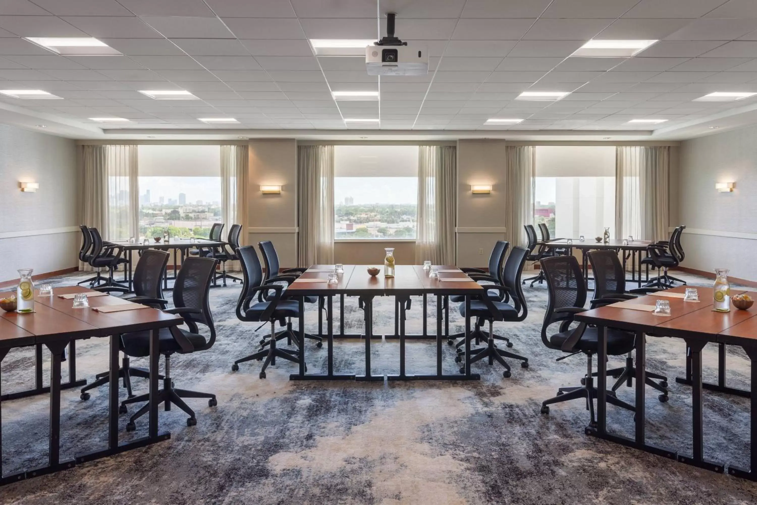 Meeting/conference room, Restaurant/Places to Eat in Miami Airport Marriott