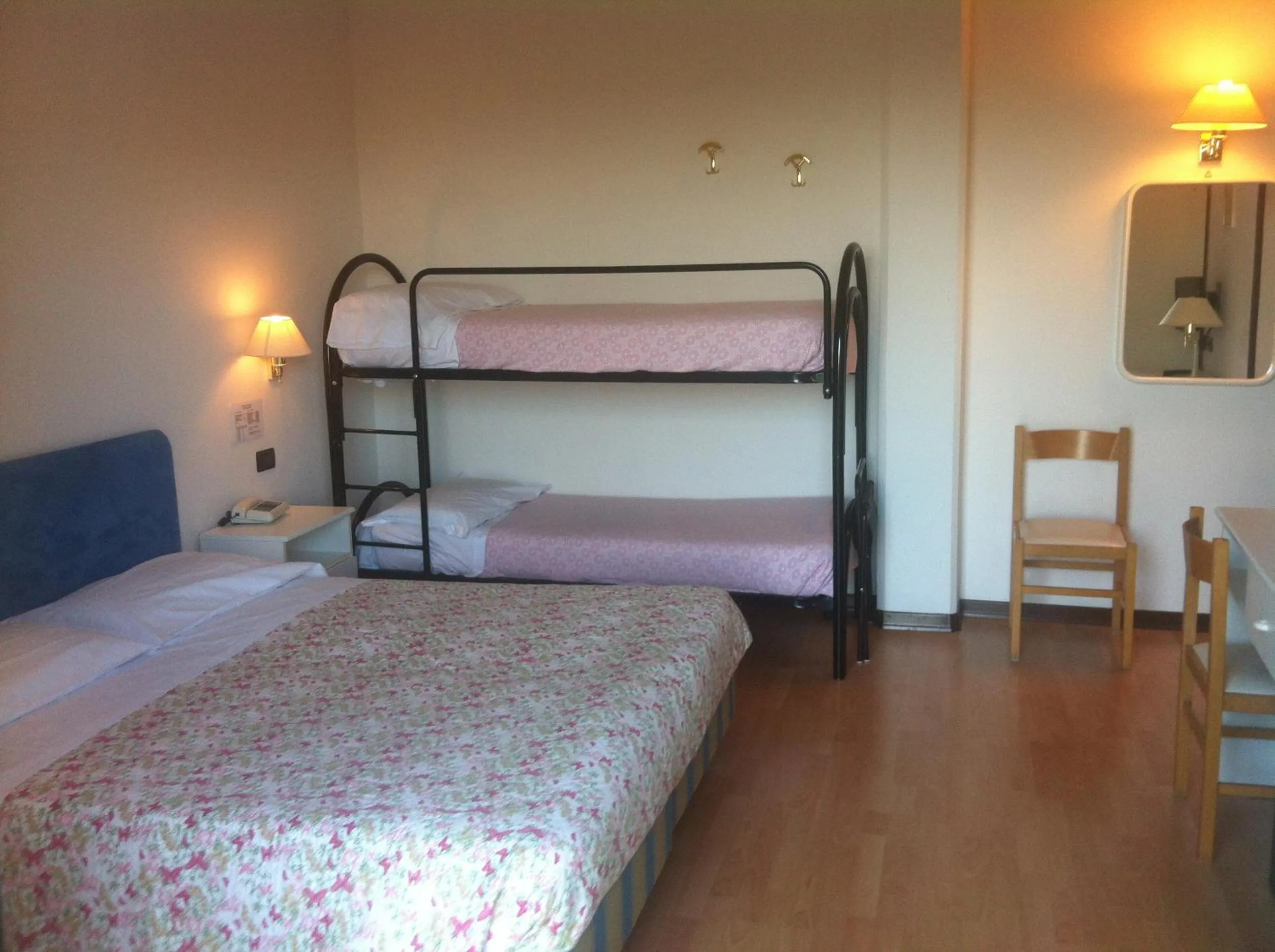 bunk bed, Bed in Hotel Angiolino