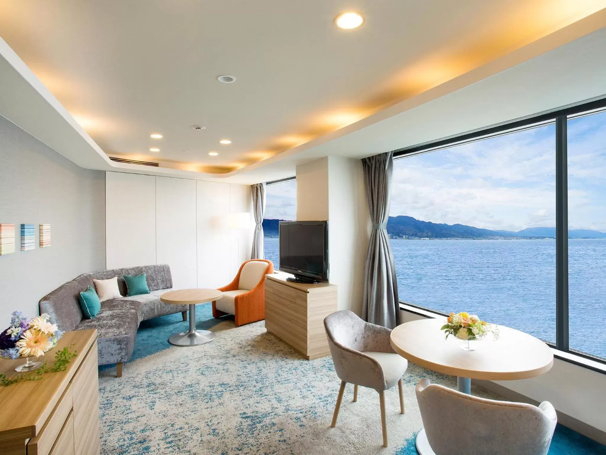 Living room in Lake Biwa Otsu Prince Hotel