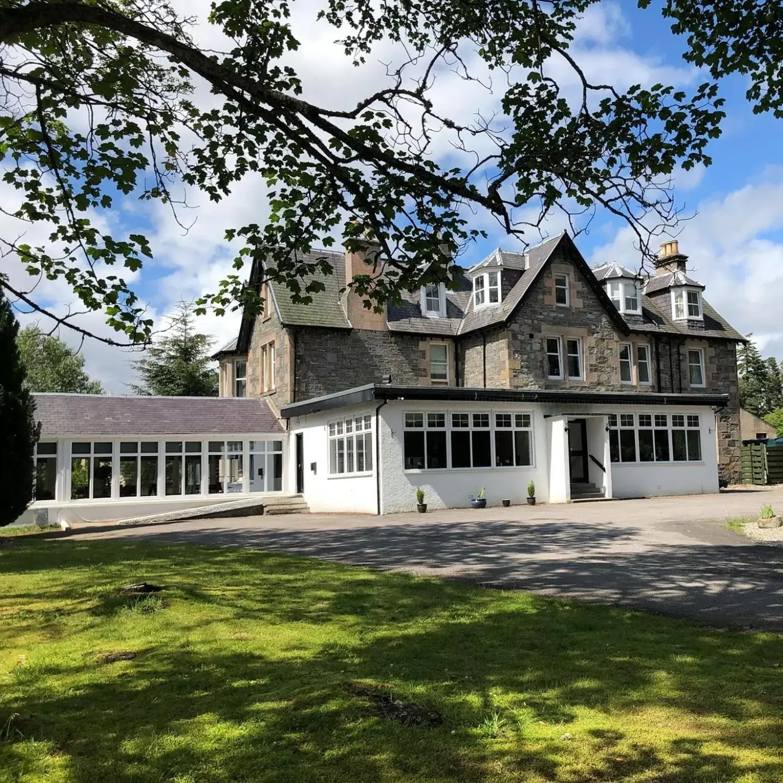 Property Building in The Speyside Hotel and Restaurant