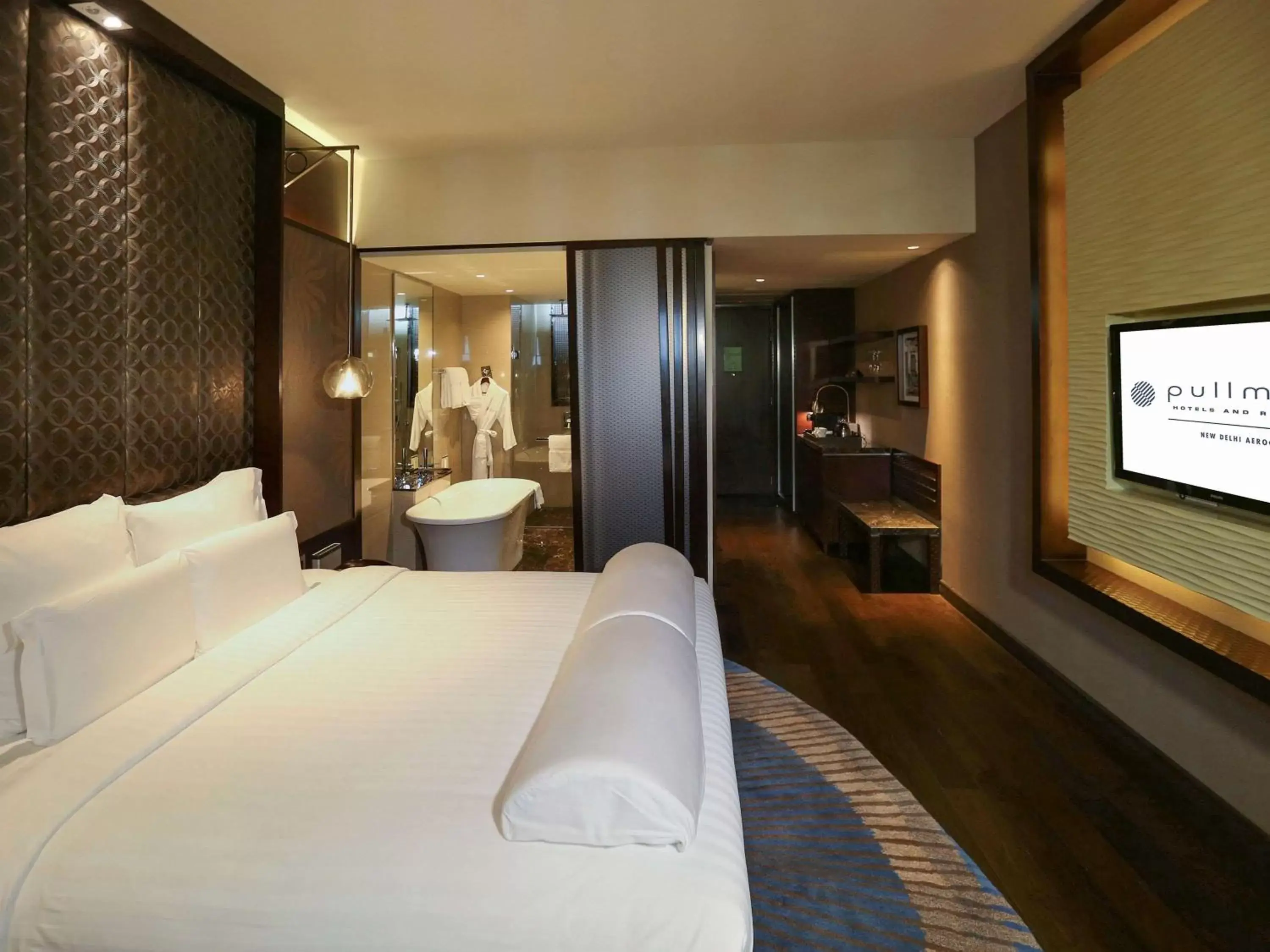 Photo of the whole room, Bed in Pullman New Delhi Aerocity- International Airport