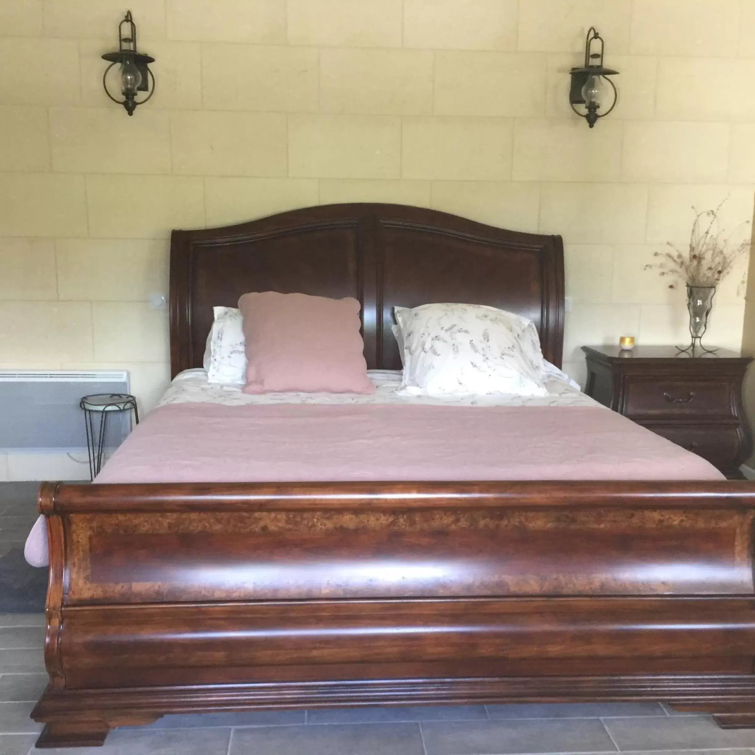 Bed in Chateau Couchebout