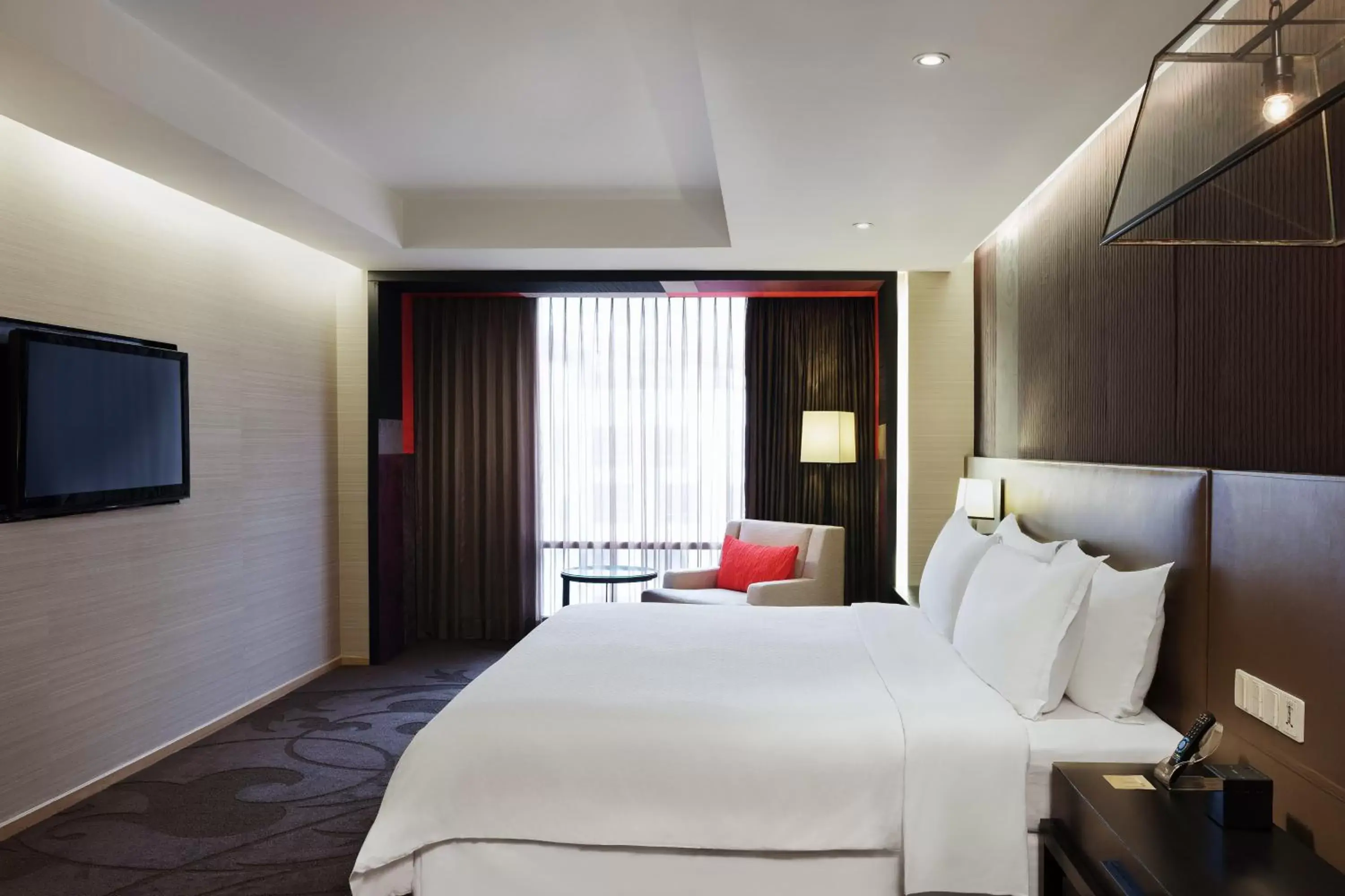 Bedroom, Bed in Four Points by Sheraton Bangkok, Sukhumvit 15