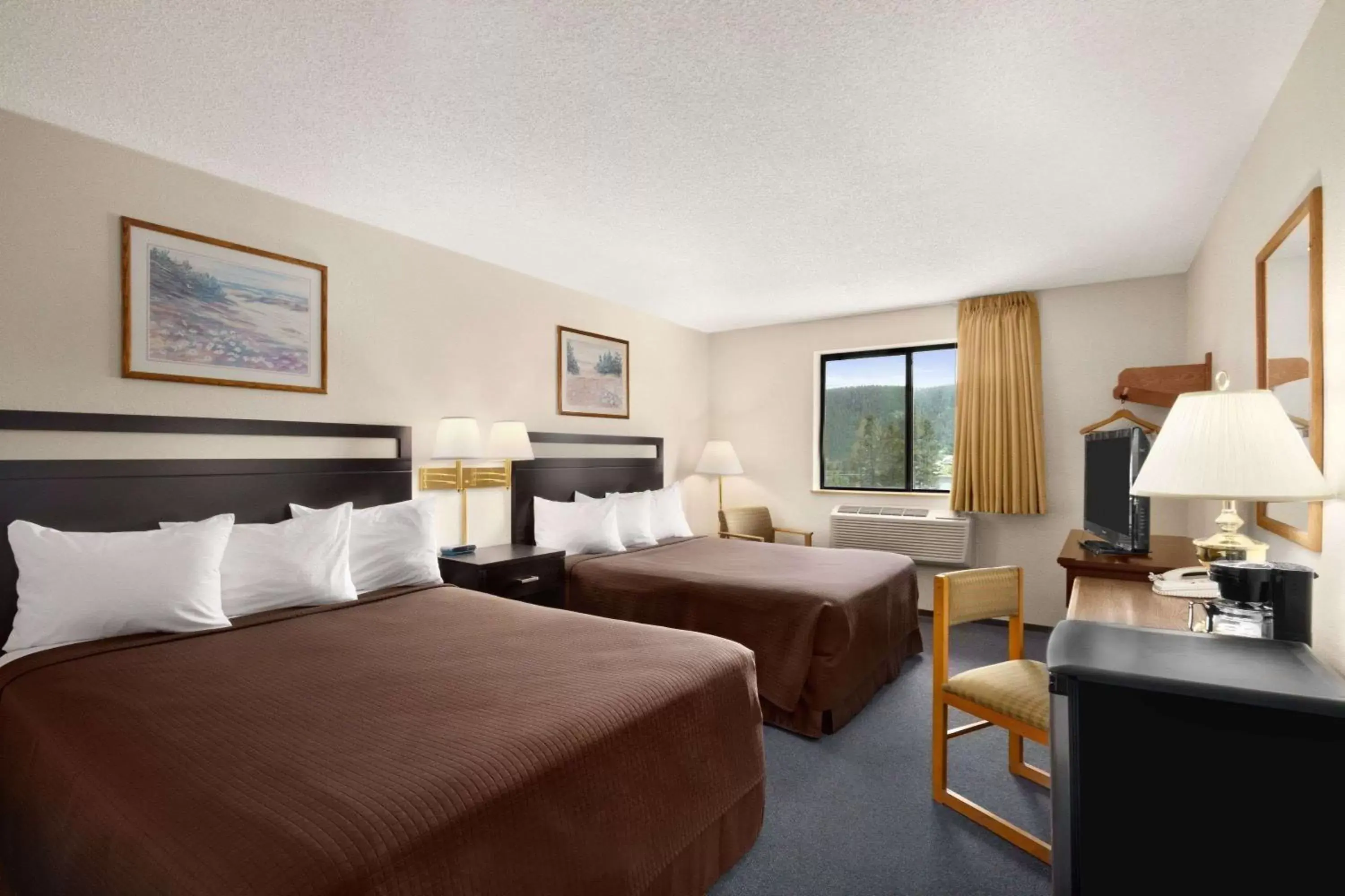 Photo of the whole room in Super 8 by Wyndham Williams Lake BC