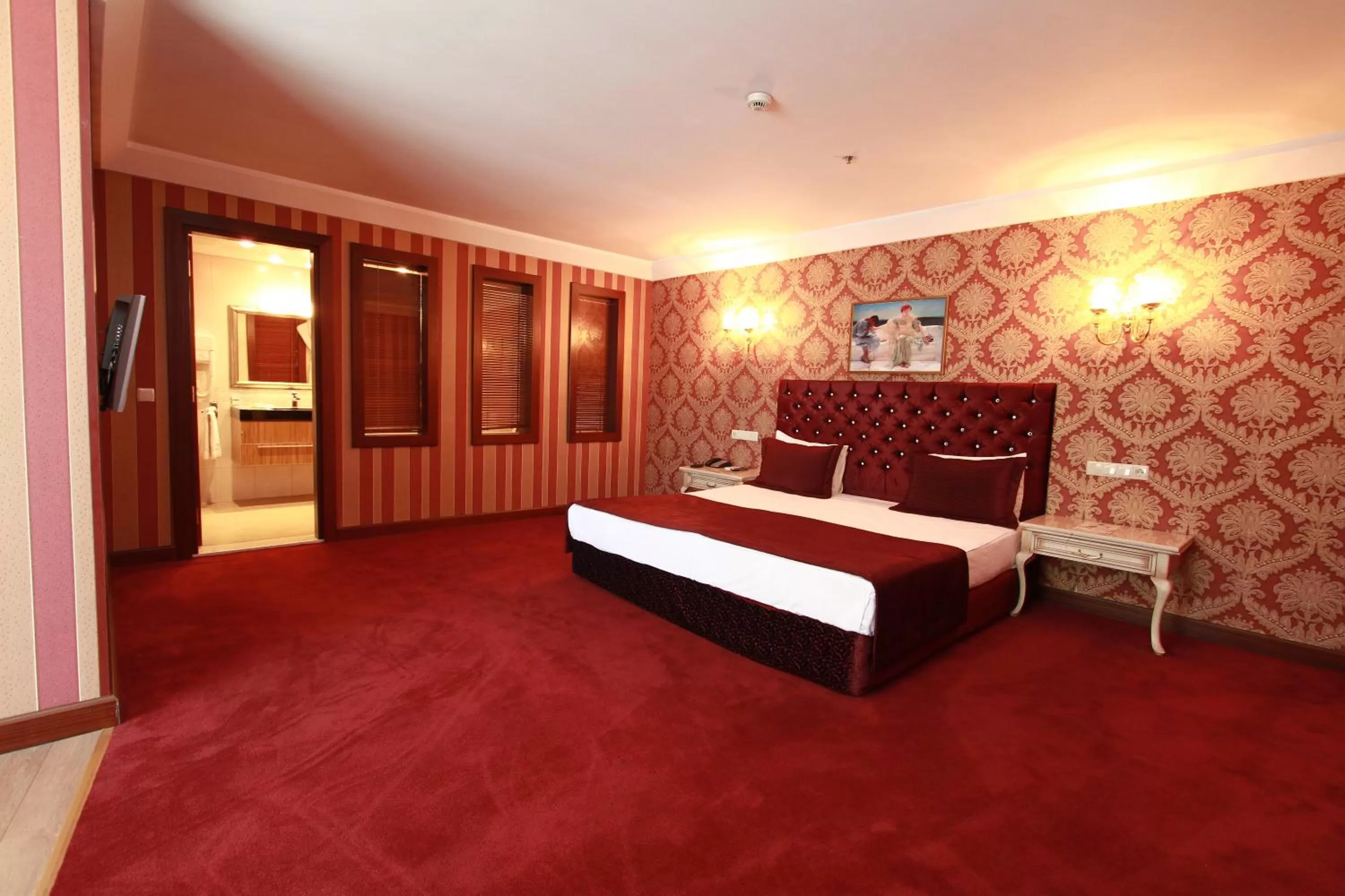 Corner Suite with Sea View in Mosaic Hotel Old City -Special Category